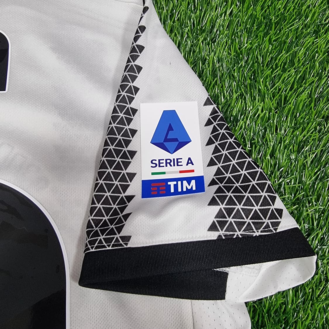 22-23시즌 유벤투스 홈 유니폼 #10 포그바 상품이미지6