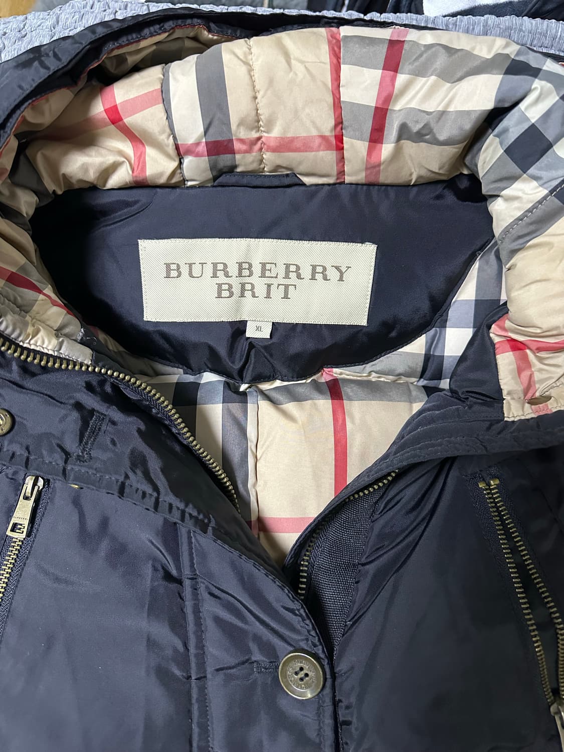 버버리 블랙 후드 패딩 점퍼 상품이미지3