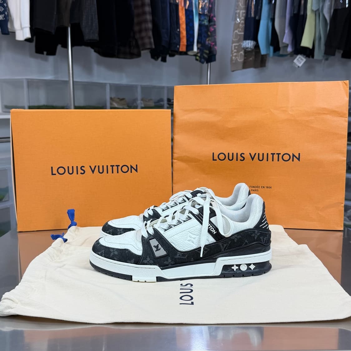 [리오브] 루이비통 LV 트레이너 데님 모노그램 스니커즈 상품이미지1