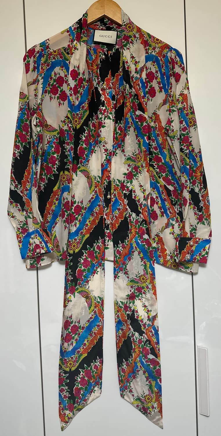 구찌 플라워 실크100 블라우스 정품 상품이미지1