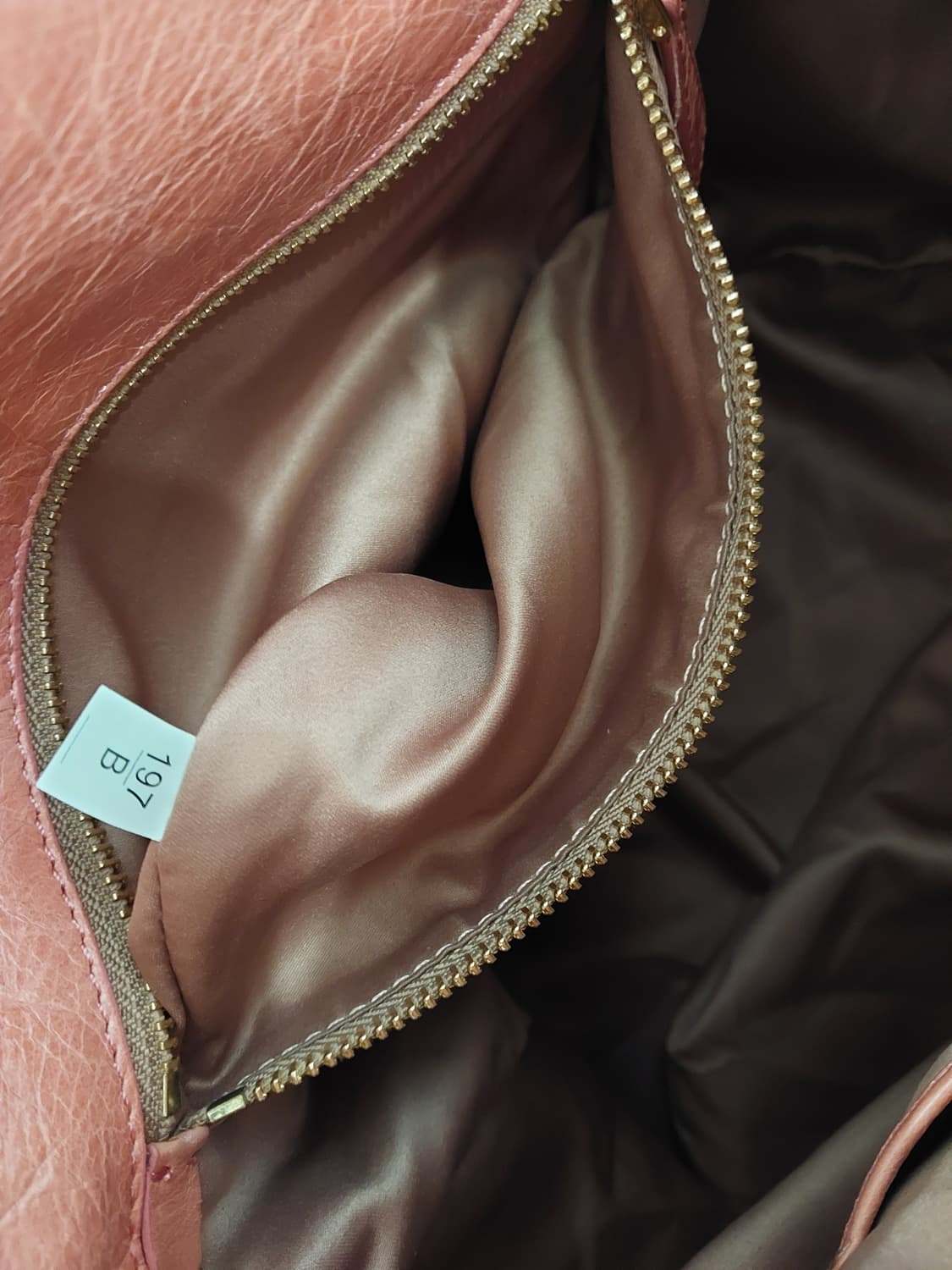 정품 미우미우 리본 사첼백 상품이미지8