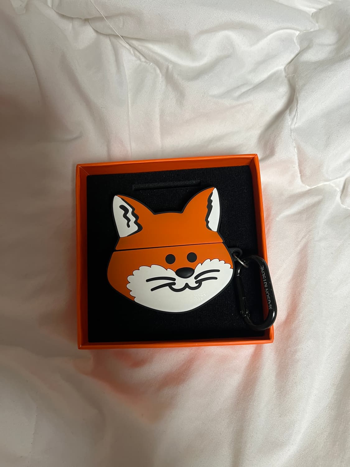 메종키츠네 라인프렌즈 콜라보 에어팟 프로 케이스 상품이미지2