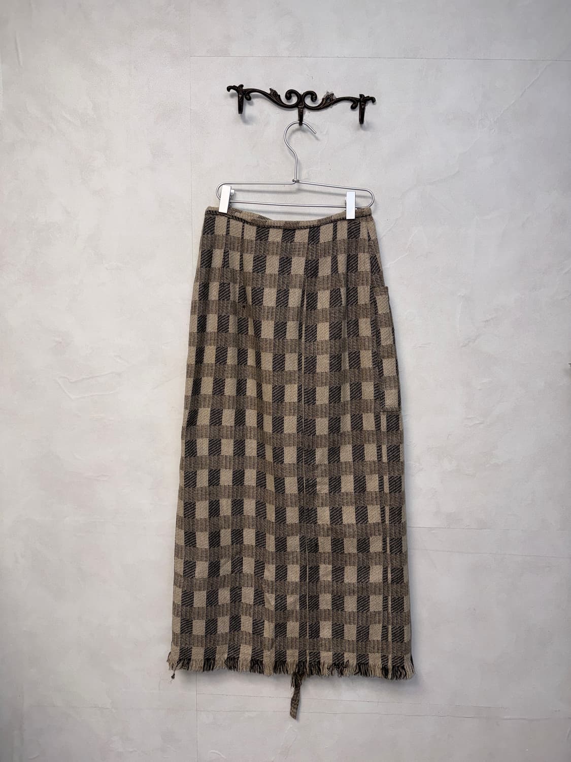 Beige black wool check wrap skirt 상품이미지4