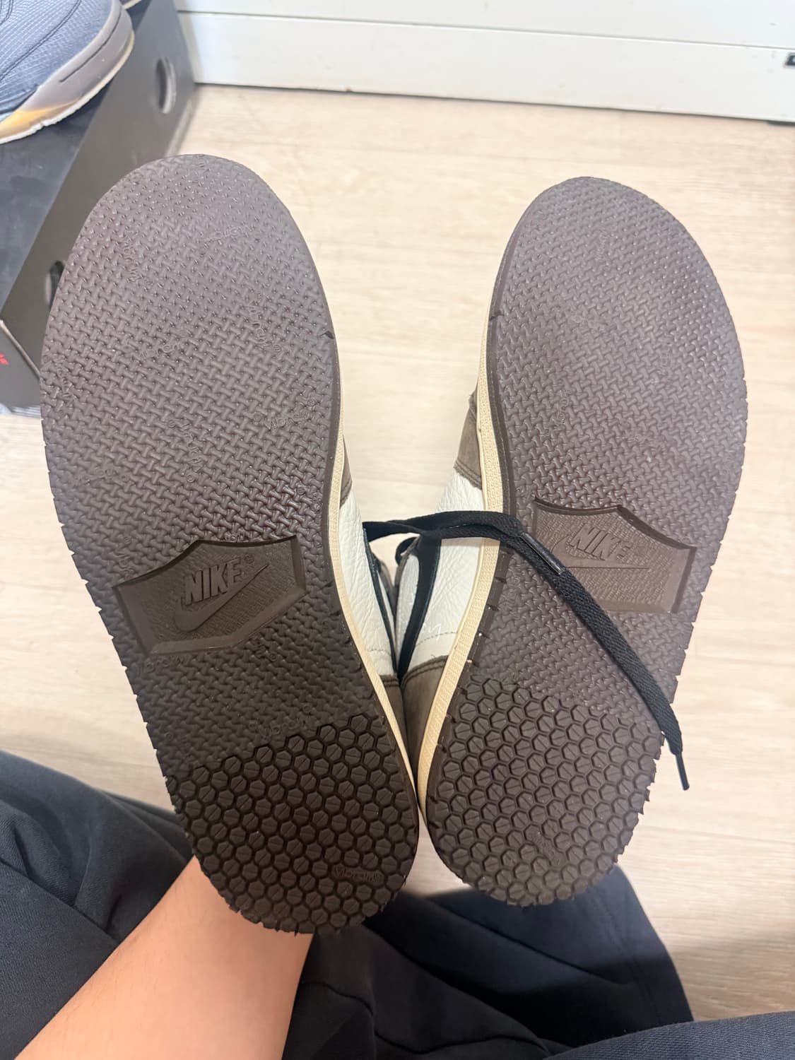 나이키 스캇 조던1 하이 og 모카 280 상품이미지7