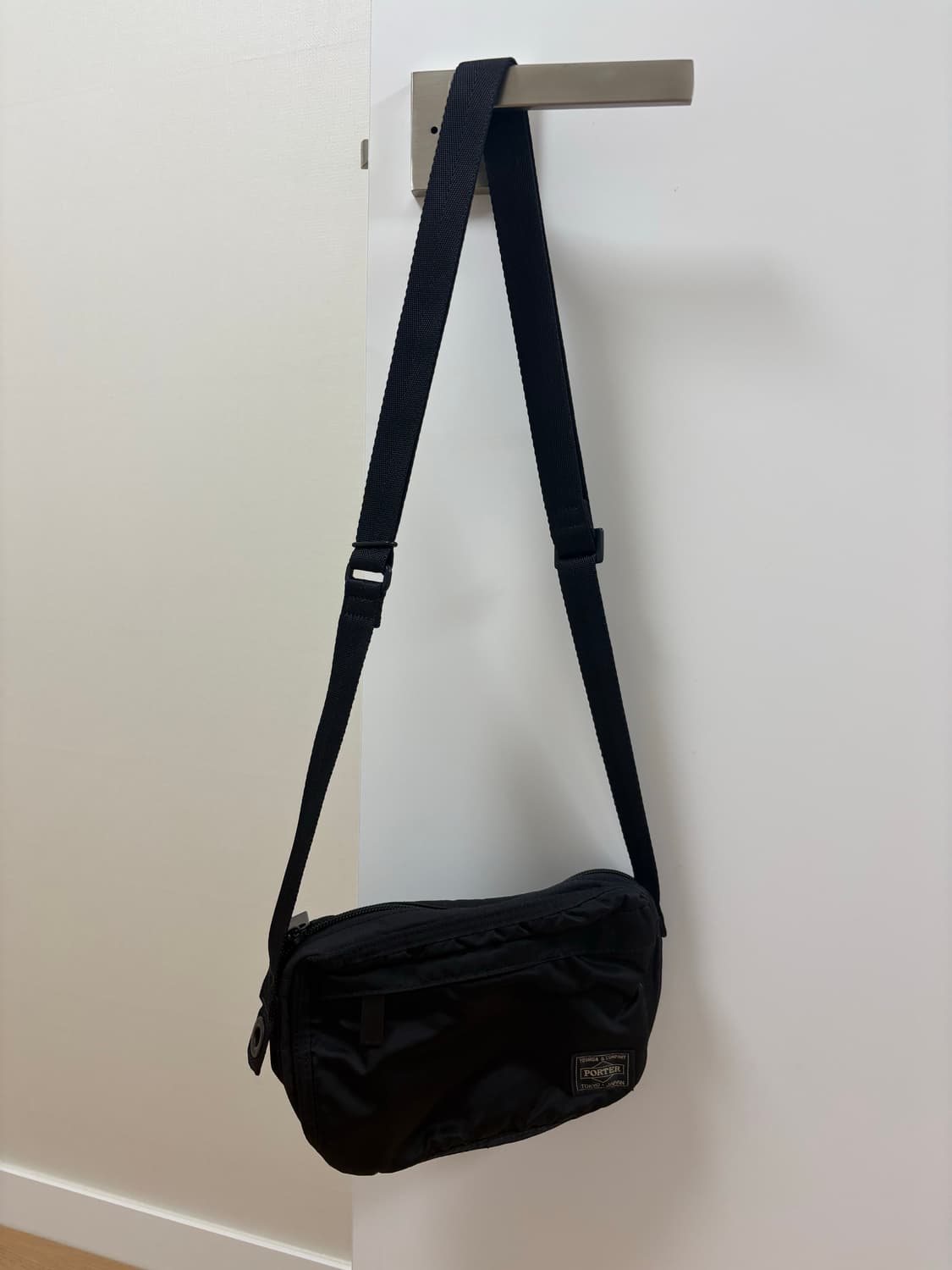 Porter Frame Shoulder Bag Black 상품이미지3