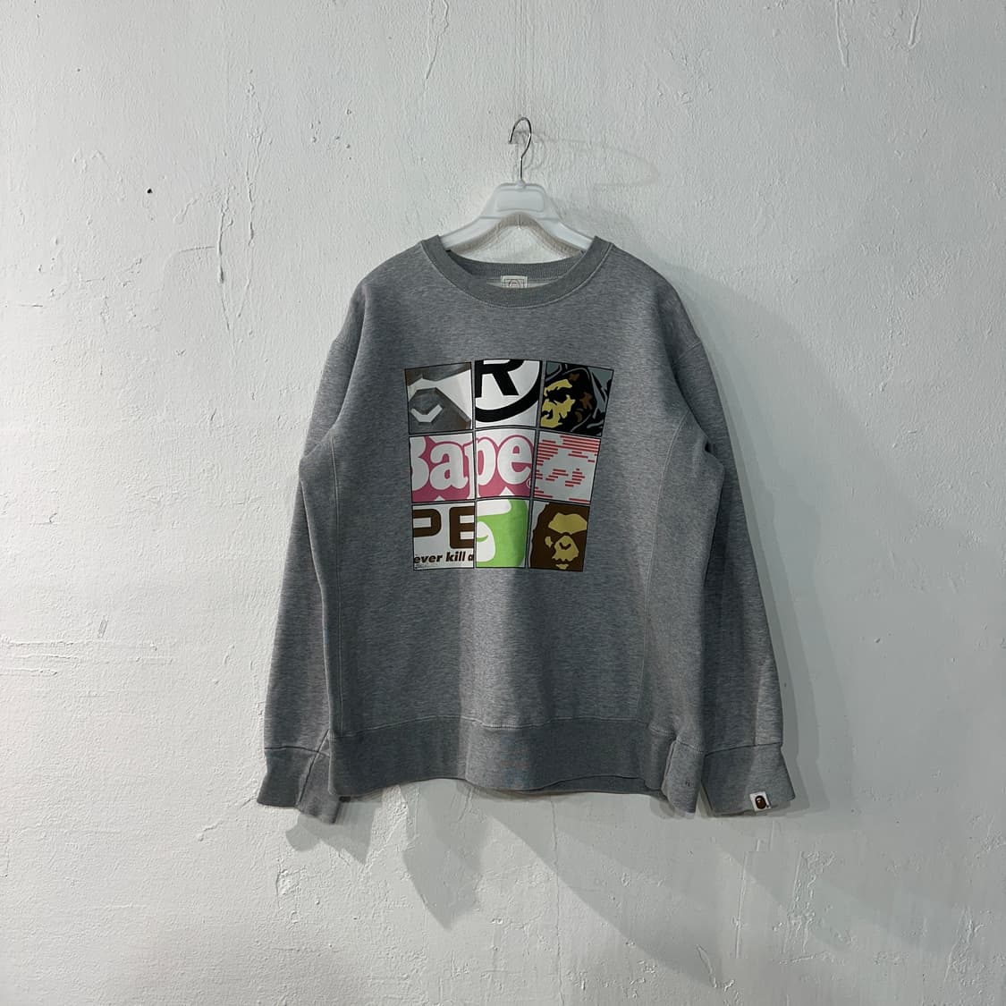 베이프 그레이 맨투맨 L 상품이미지1