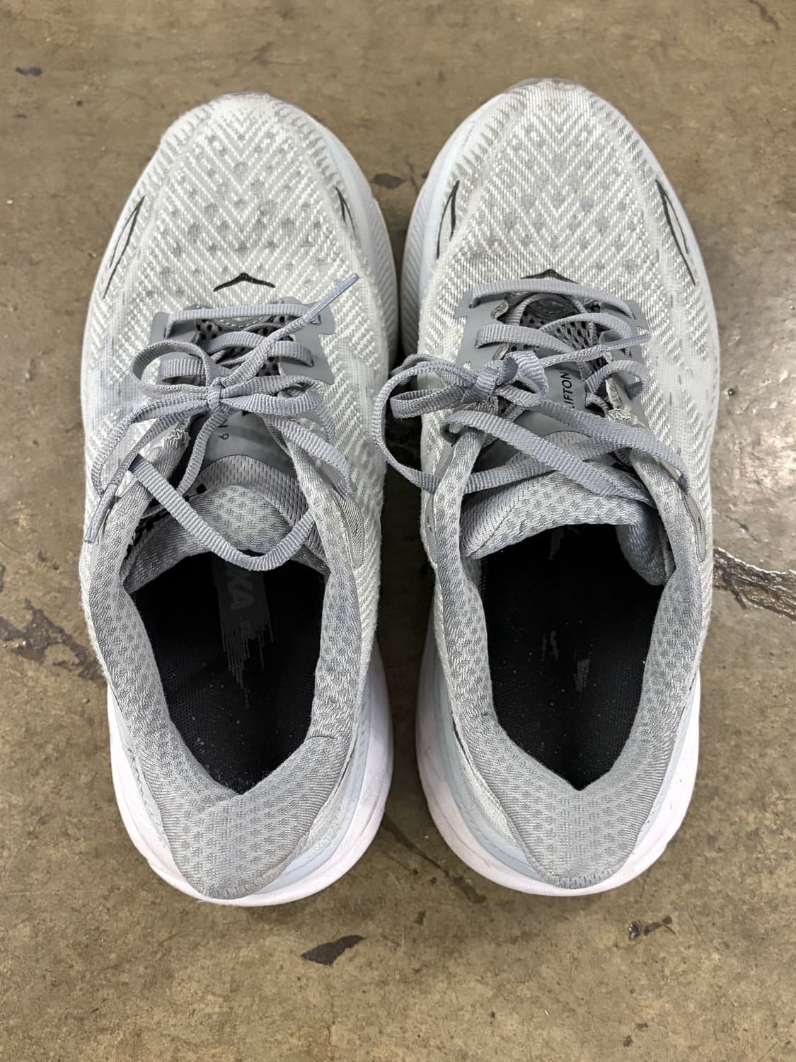 호카 클리프톤 9 회색 런닝화 260mm 상품이미지6