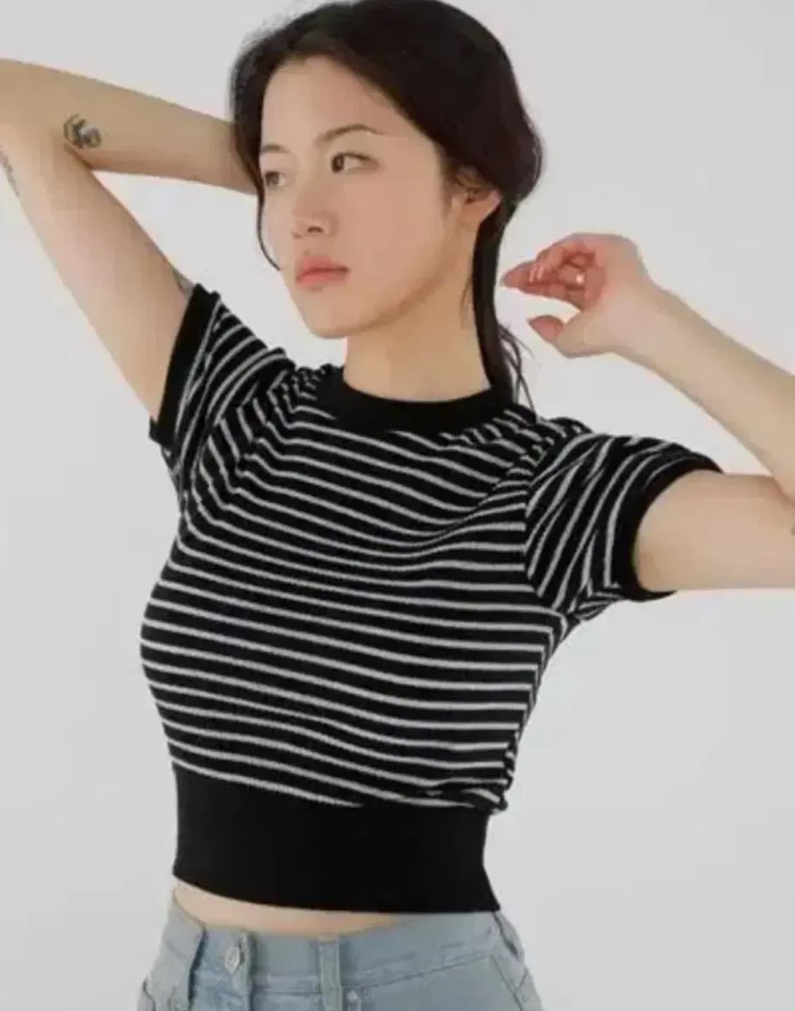 큐리티 스트라이프 글리터 크롭 반팔 상품이미지2