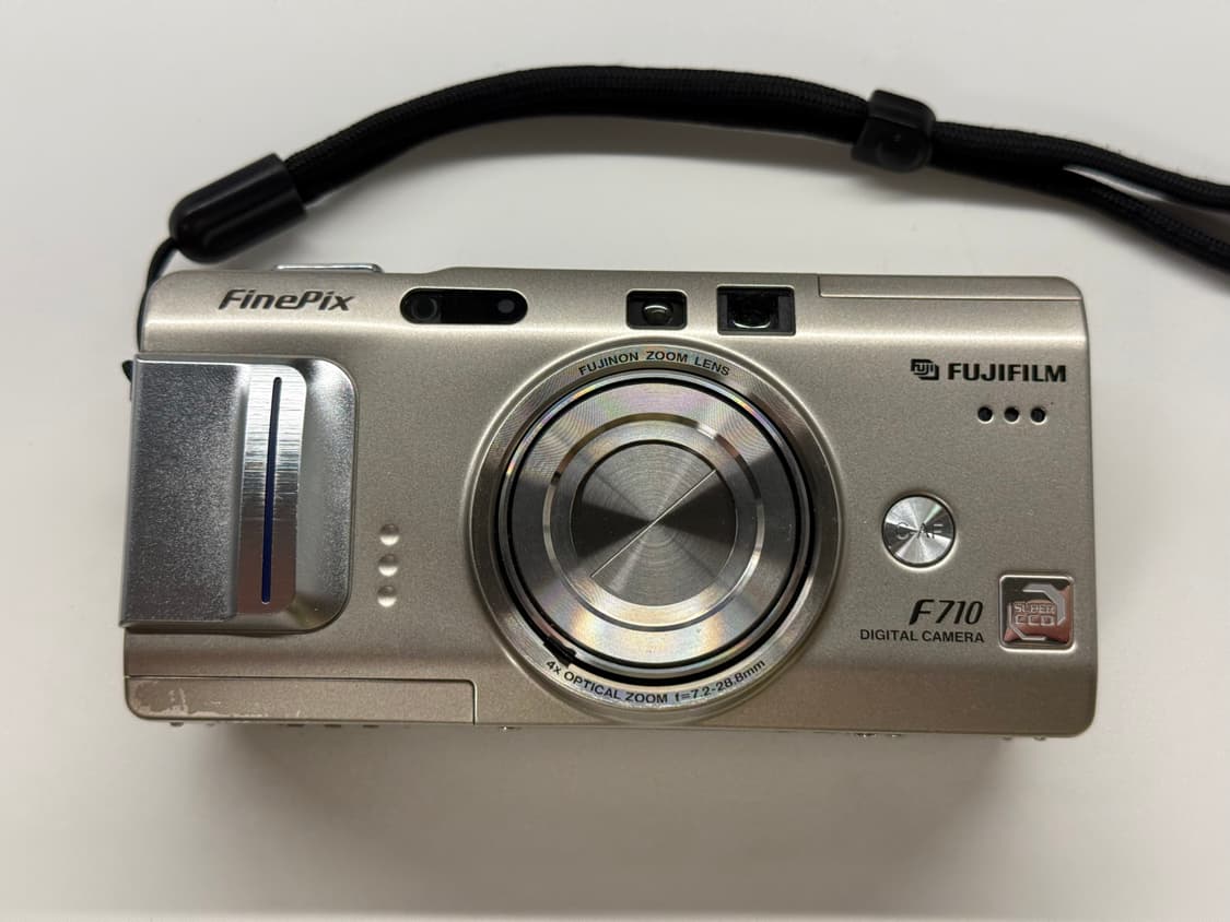후지필름 파인픽스 f710 실버 디지털 카메라 상품이미지1