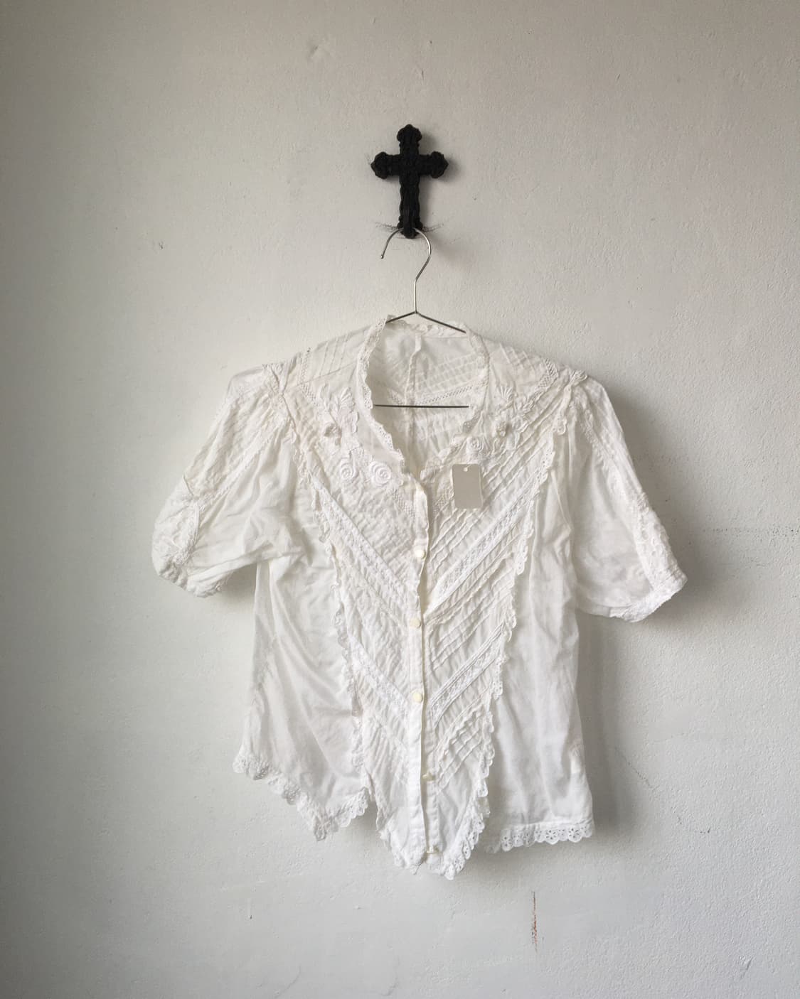 Unbalanced point pattern trimming blouse 상품이미지2