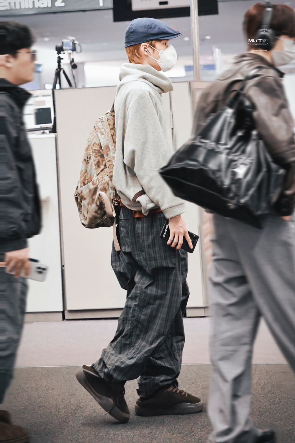 [라이즈 소희 착용]캐피탈 리버스 빅 하이넥 플리스 (1) 상품이미지1