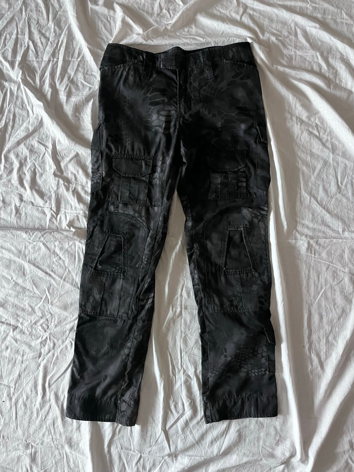 Python Pattern Detail Cargo Pants 상품이미지1