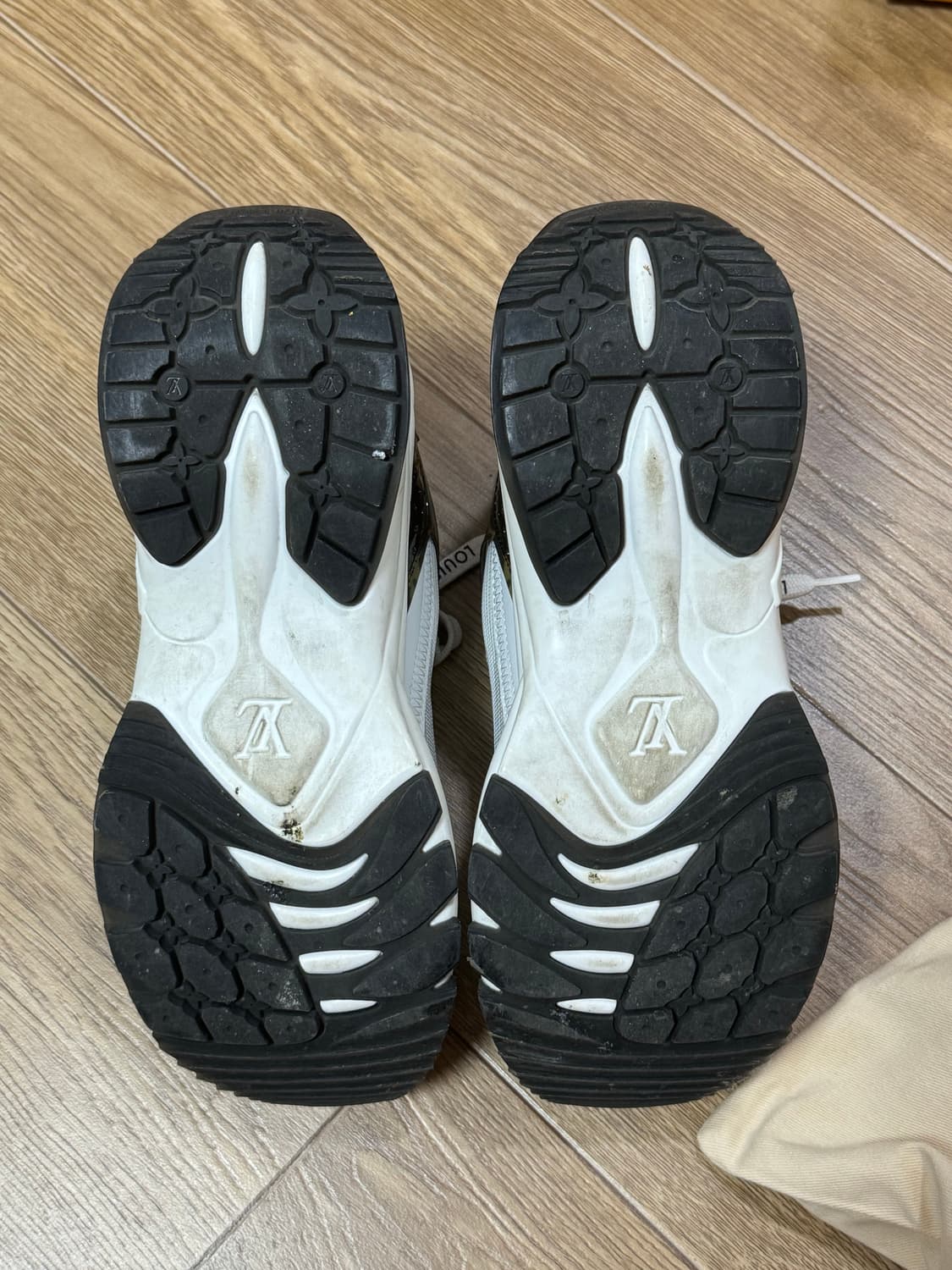 루이비통 런55 36.5 상품이미지5