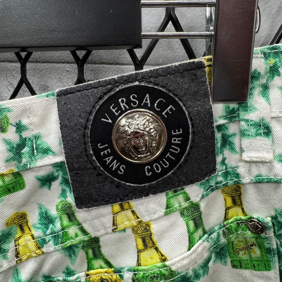 90s 베르사체 진스 꾸뛰르 보틀 프린트 데님 팬츠 화이트 상품이미지6