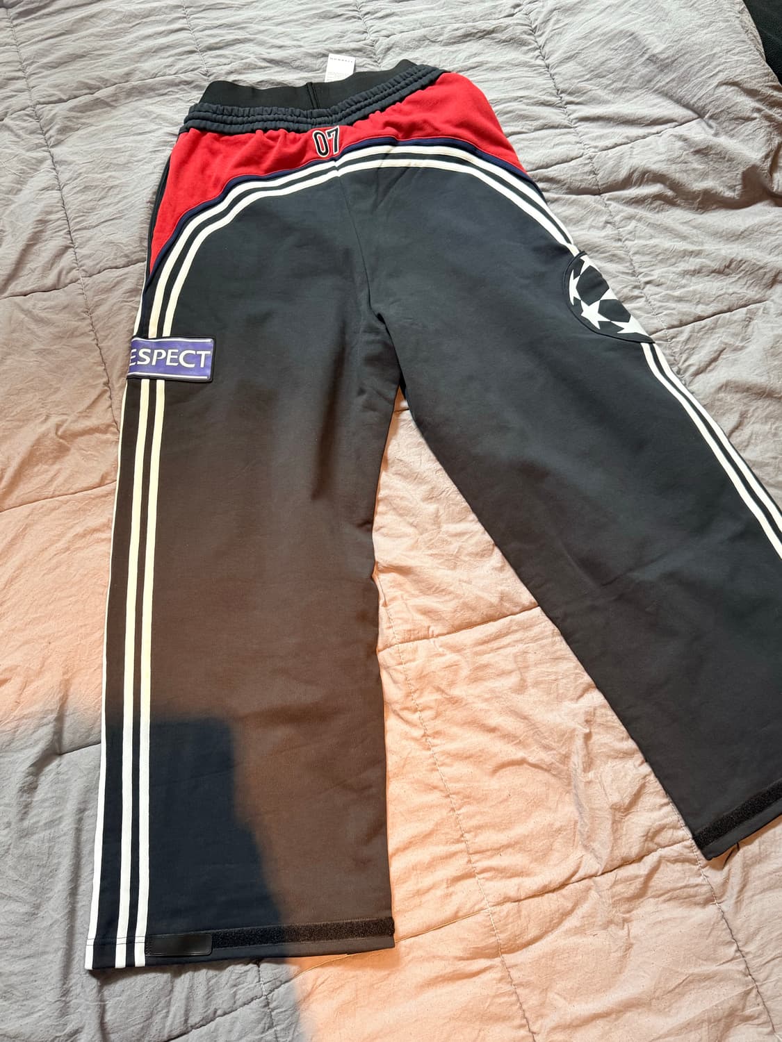 Fivekoh 세븐그래픽 스웻팬츠 2 (양홍원 착용) 상품이미지2