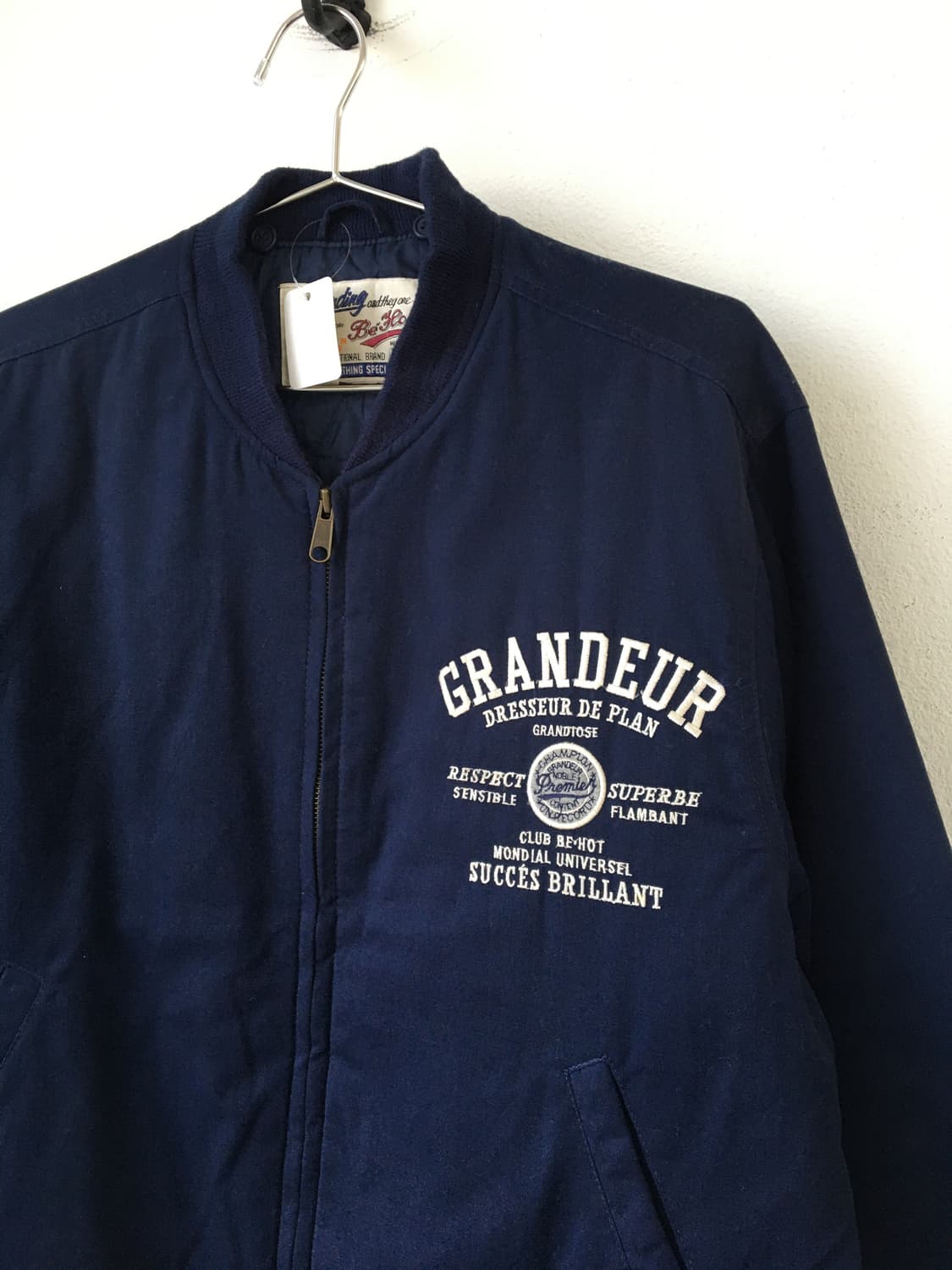 Lettering point bomber jacket 상품이미지5