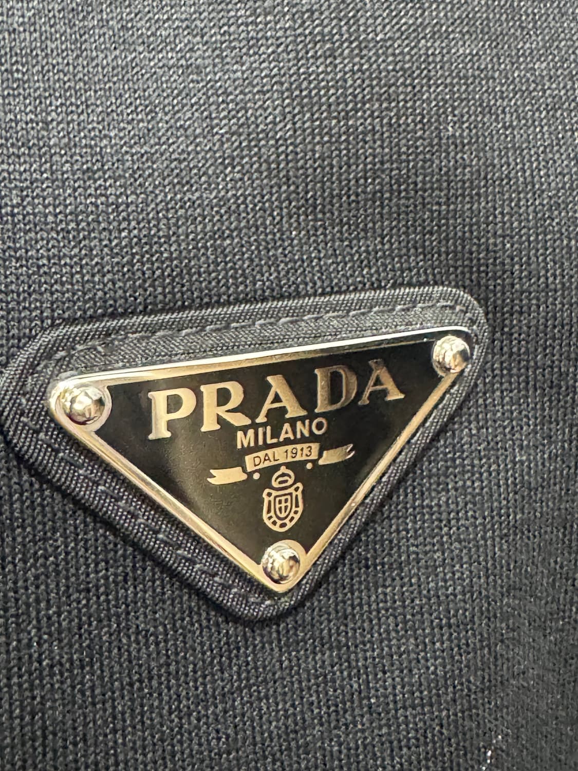 새상품급 프라다 삼각로고 테크니컬 맨투맨 S 실측100  상품이미지2