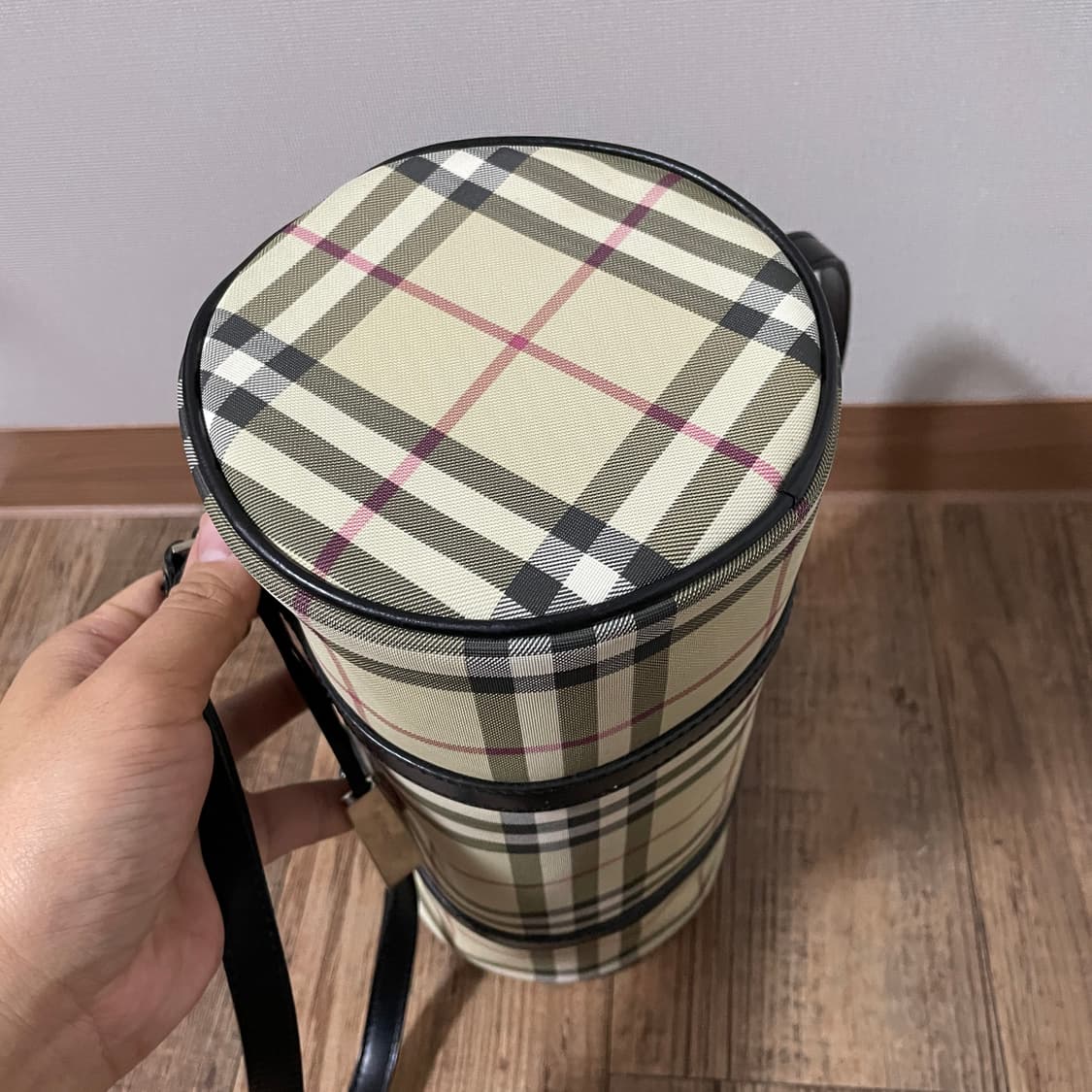 버버리 원통 노바체크 백 상품이미지4