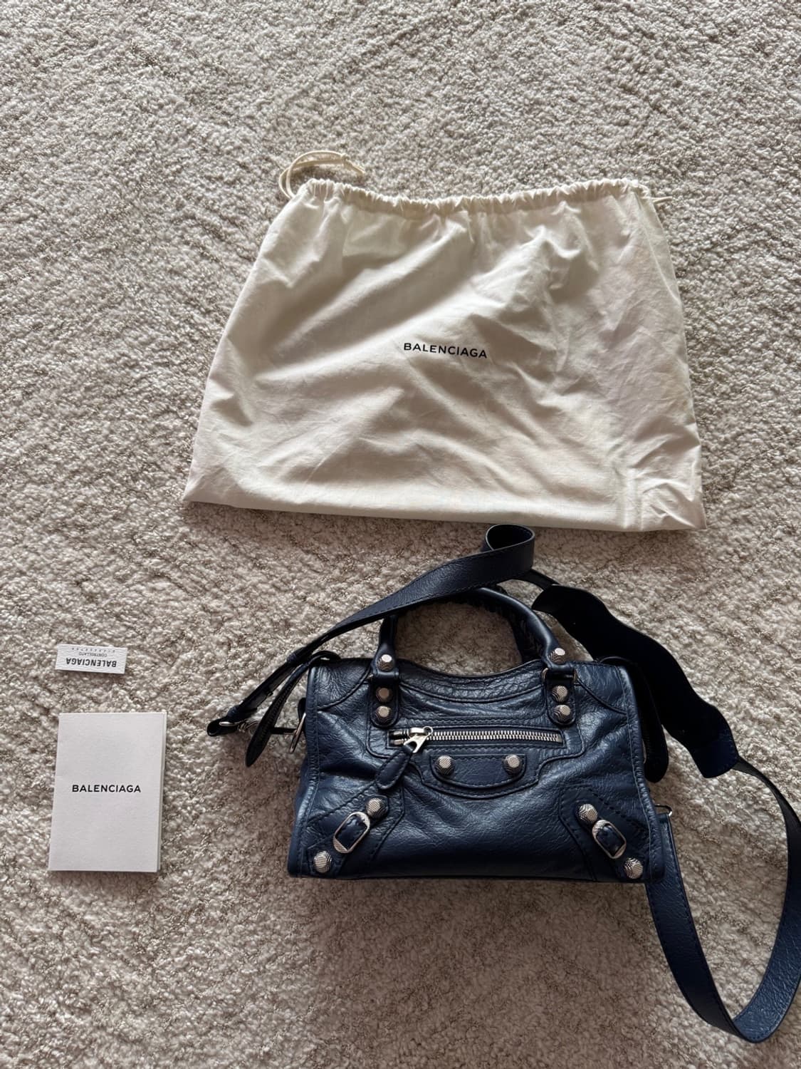 발렌시아가 클래식 시티 모터백 스몰 네이비 은장 상품이미지1