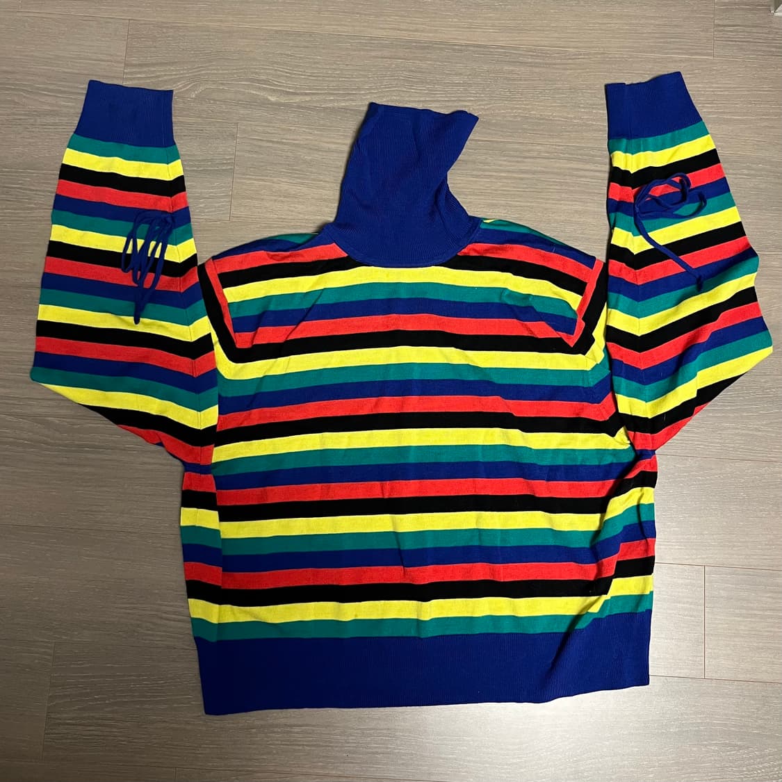 JW Anderson x uniqlo 레인보우 니트 상품이미지1