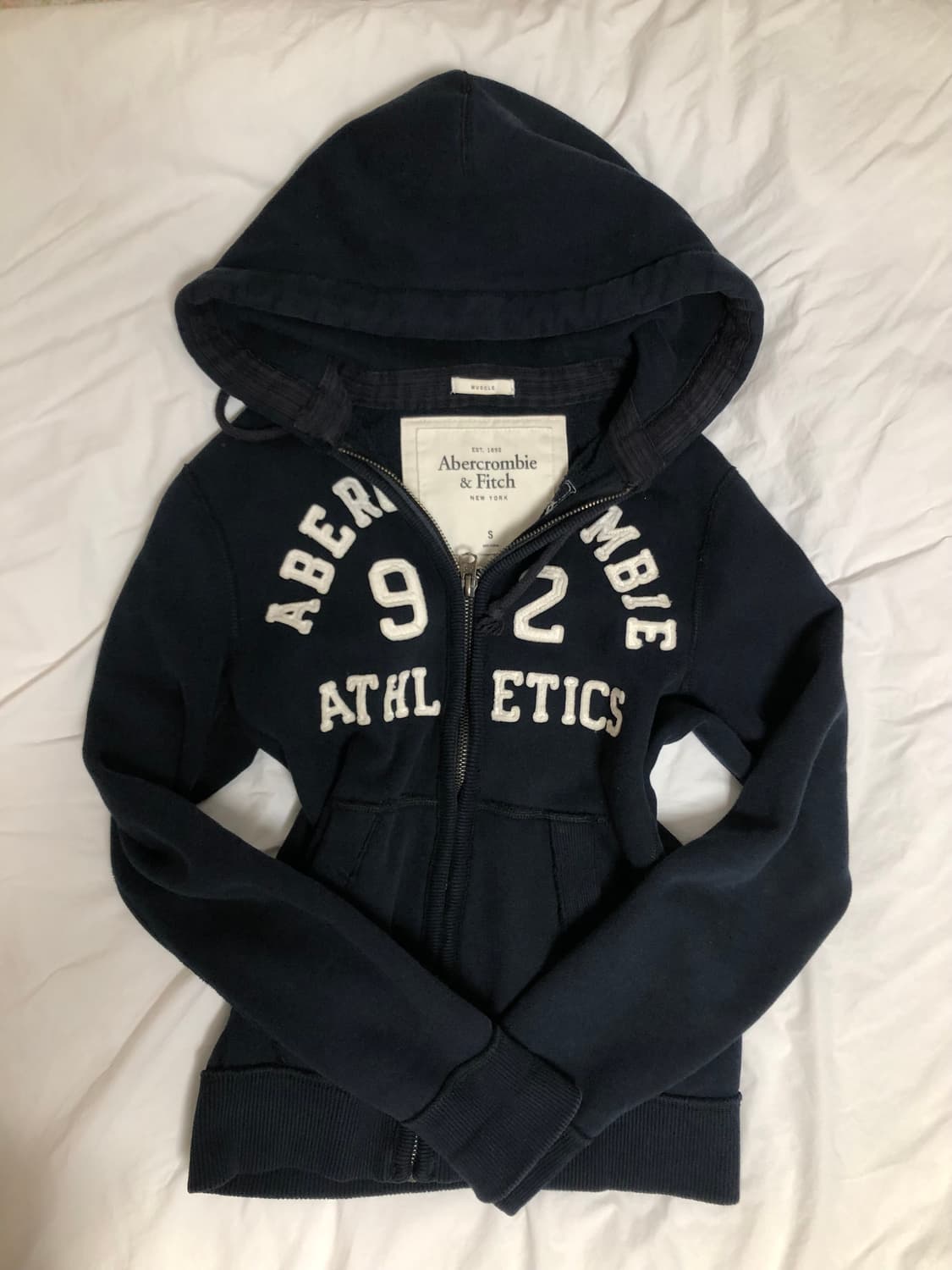 아베크롬비 y2k 머슬핏 슬림 네이비 후드집업 후집 상품이미지1
