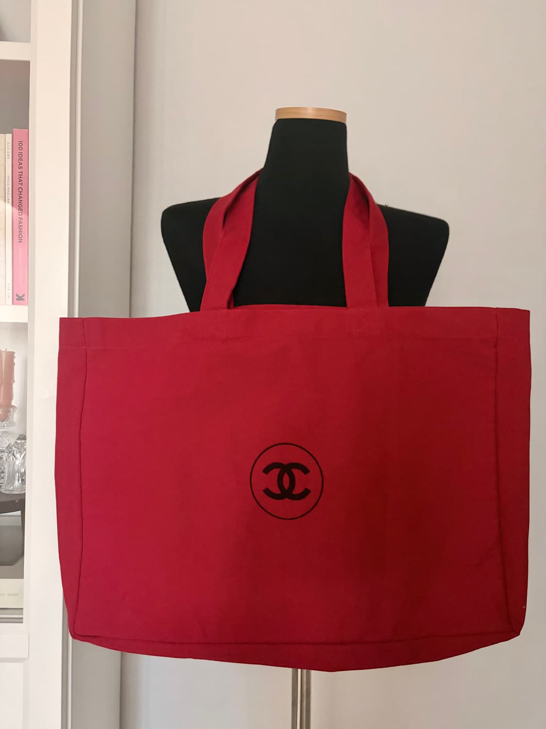 샤넬 레드 에코백 _ 샤넬 블랙 미니 파우치 포함 상품이미지2