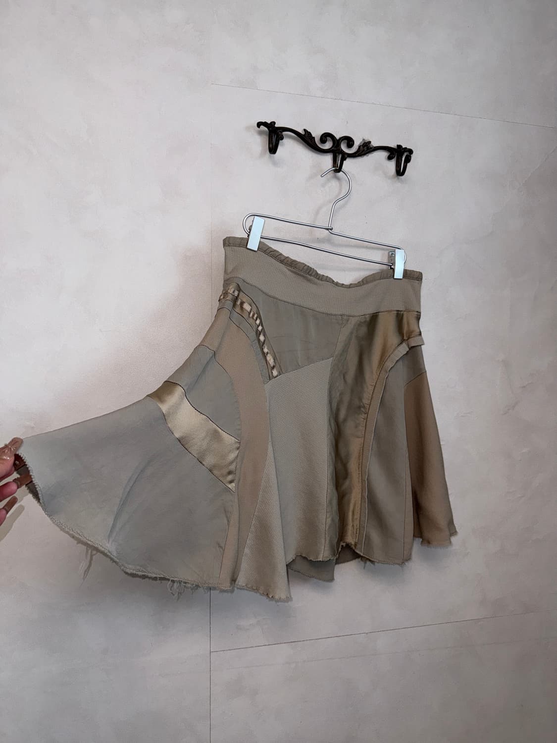 SYSTEM indi pink silk satin flare skirt 상품이미지3