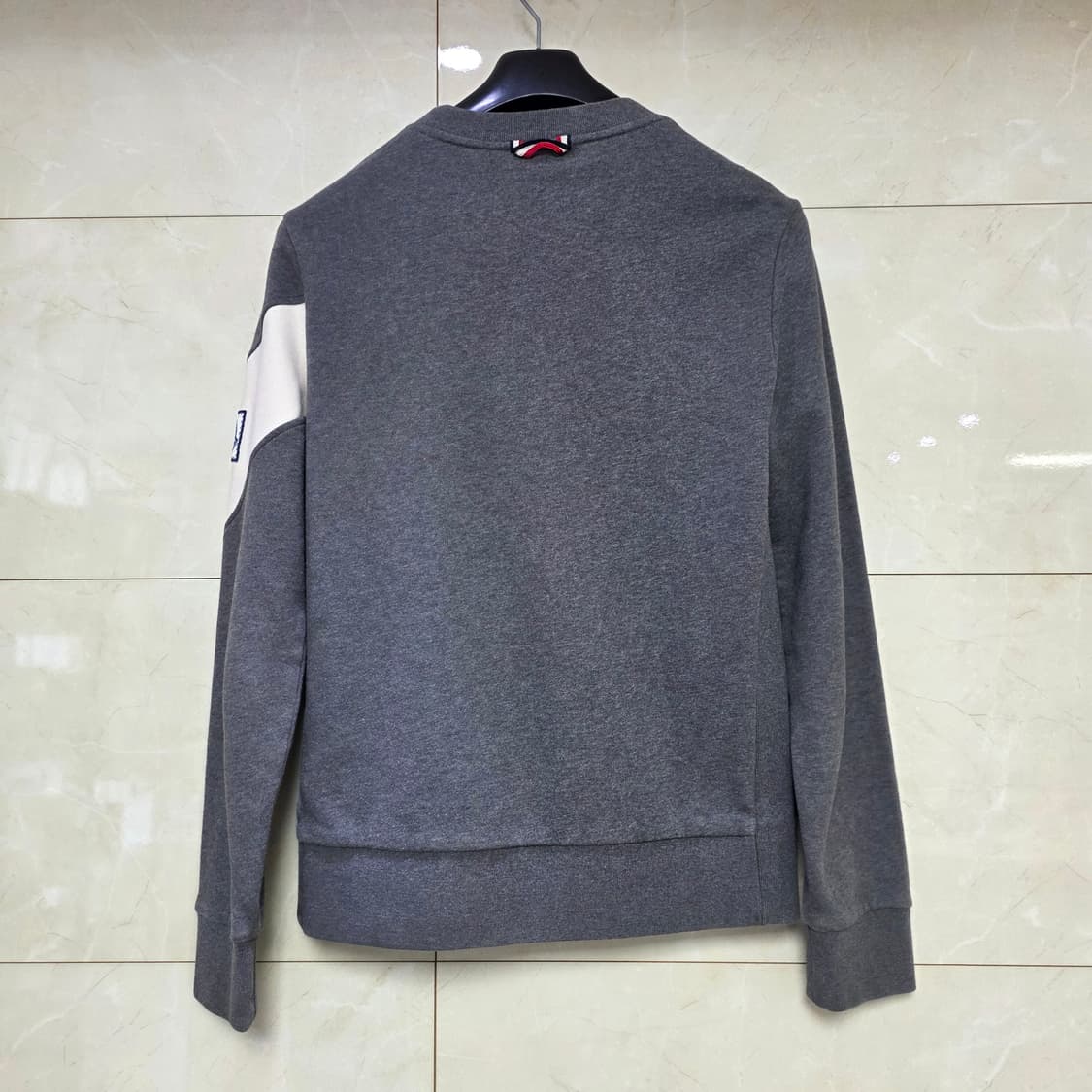 {클로젯}[M][백화점판]몽클레어 감마블루 맨투맨 상품이미지2