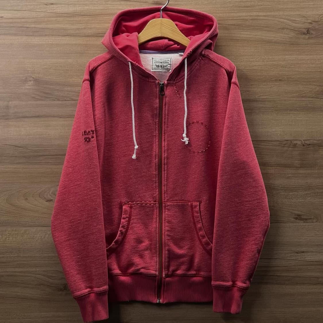 리바이스 빈티지 레드 후드집업 상품이미지1