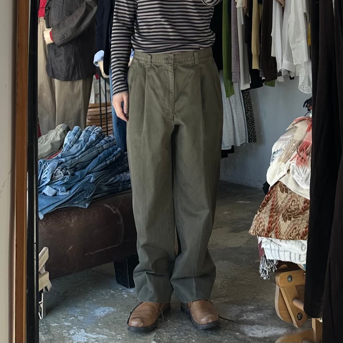 (착용컷) INTERMEZZO 클래식 치노 팬츠 (남성용 34) 상품이미지3