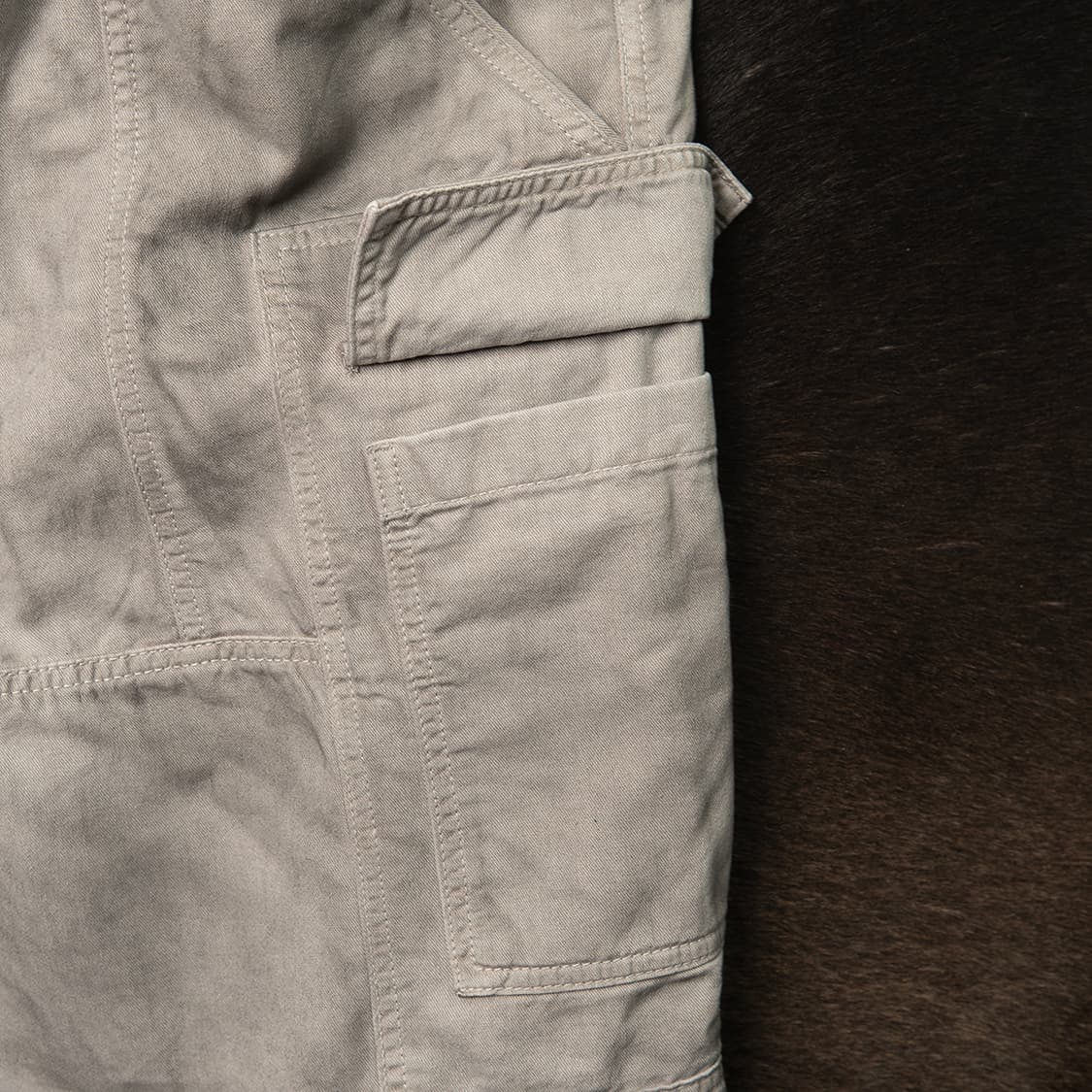 [50] 준지 JUUN.J 25FW 데님 페인티드 카고쇼츠 와이드  상품이미지3