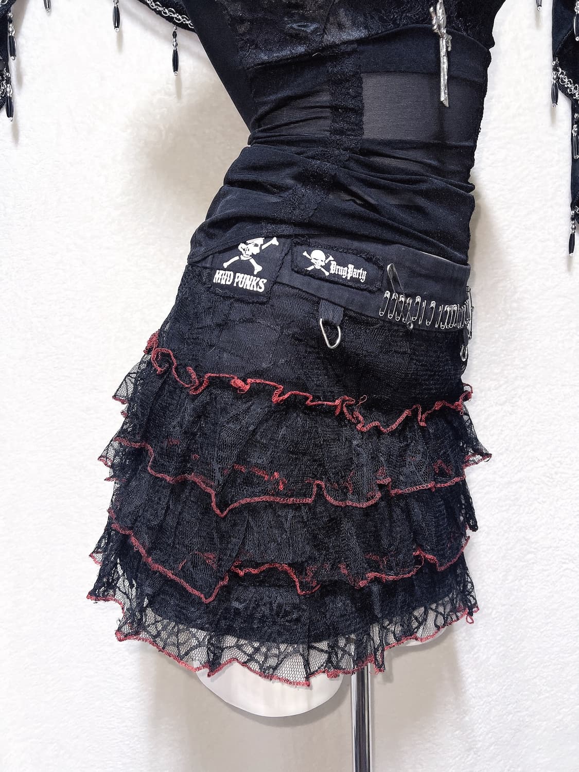 매드펑크st 고스고딕 레이스망사 패치 미니스커트 해골 블러드 치마 미사깔 상품이미지3