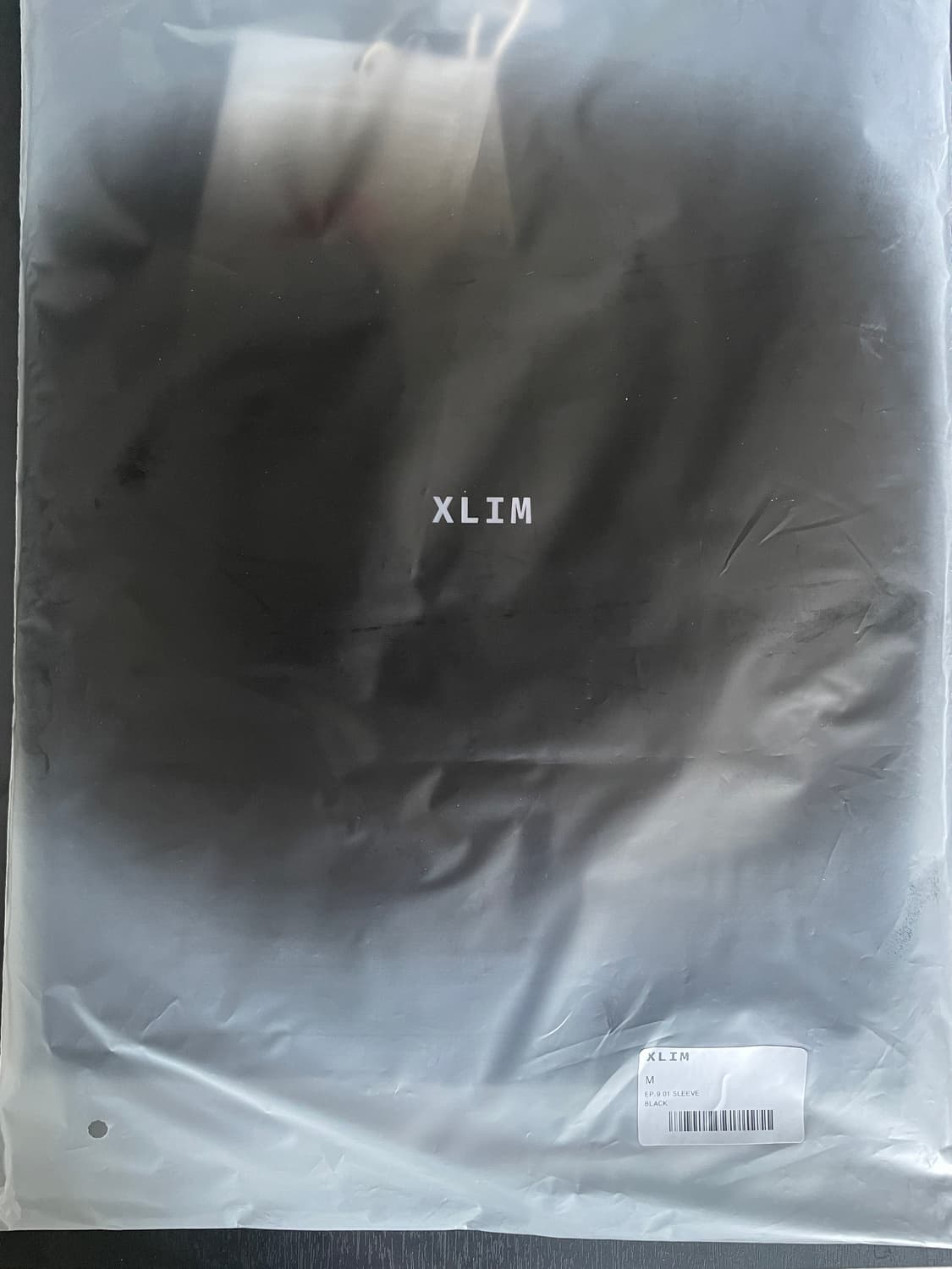 공홈 품절) Xlim EP.9 01 SLEEVE Black M 미개봉 상품이미지6