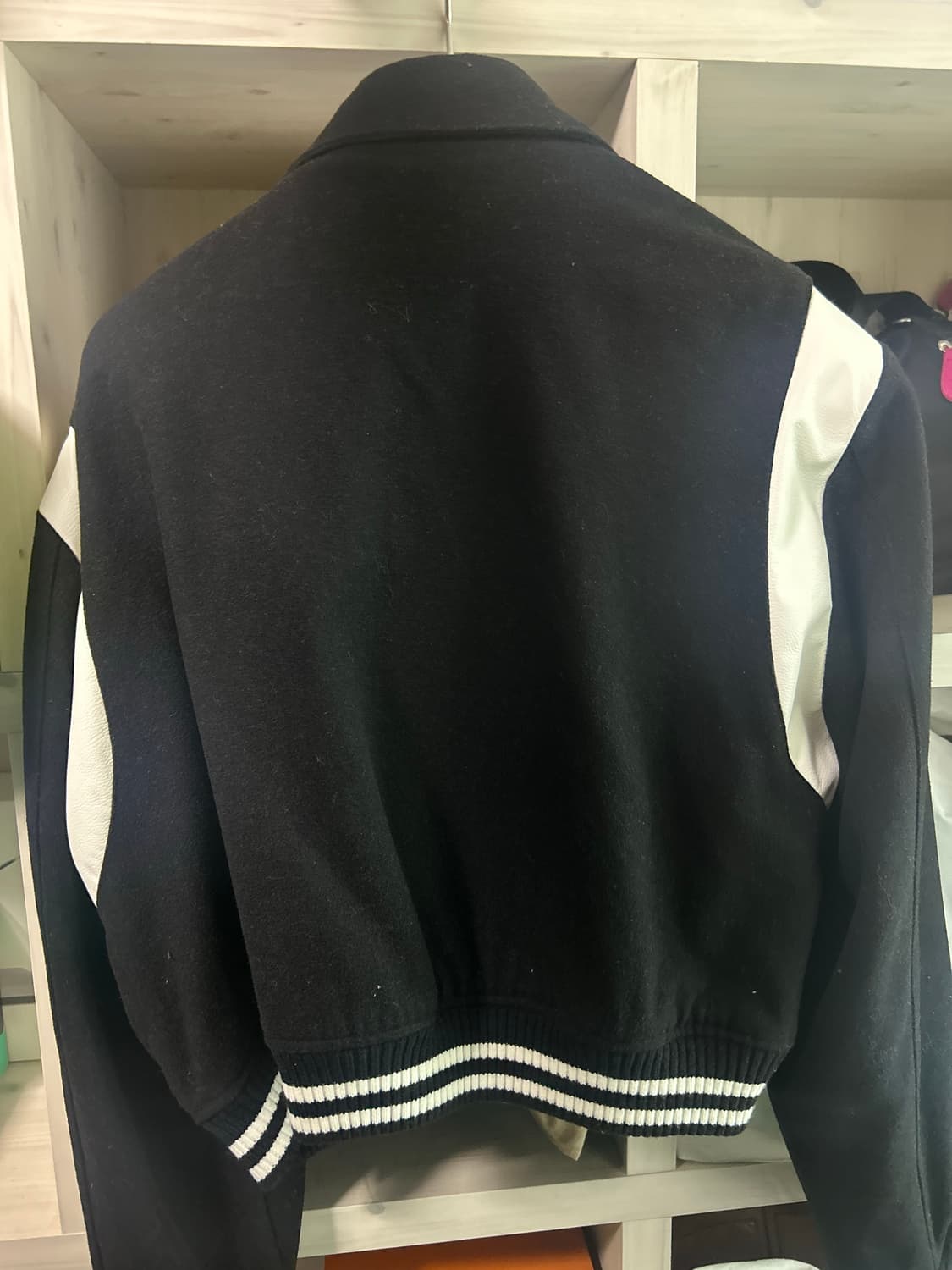 오와이 메탈 로고 바시티 자켓 (블랙) 상품이미지3