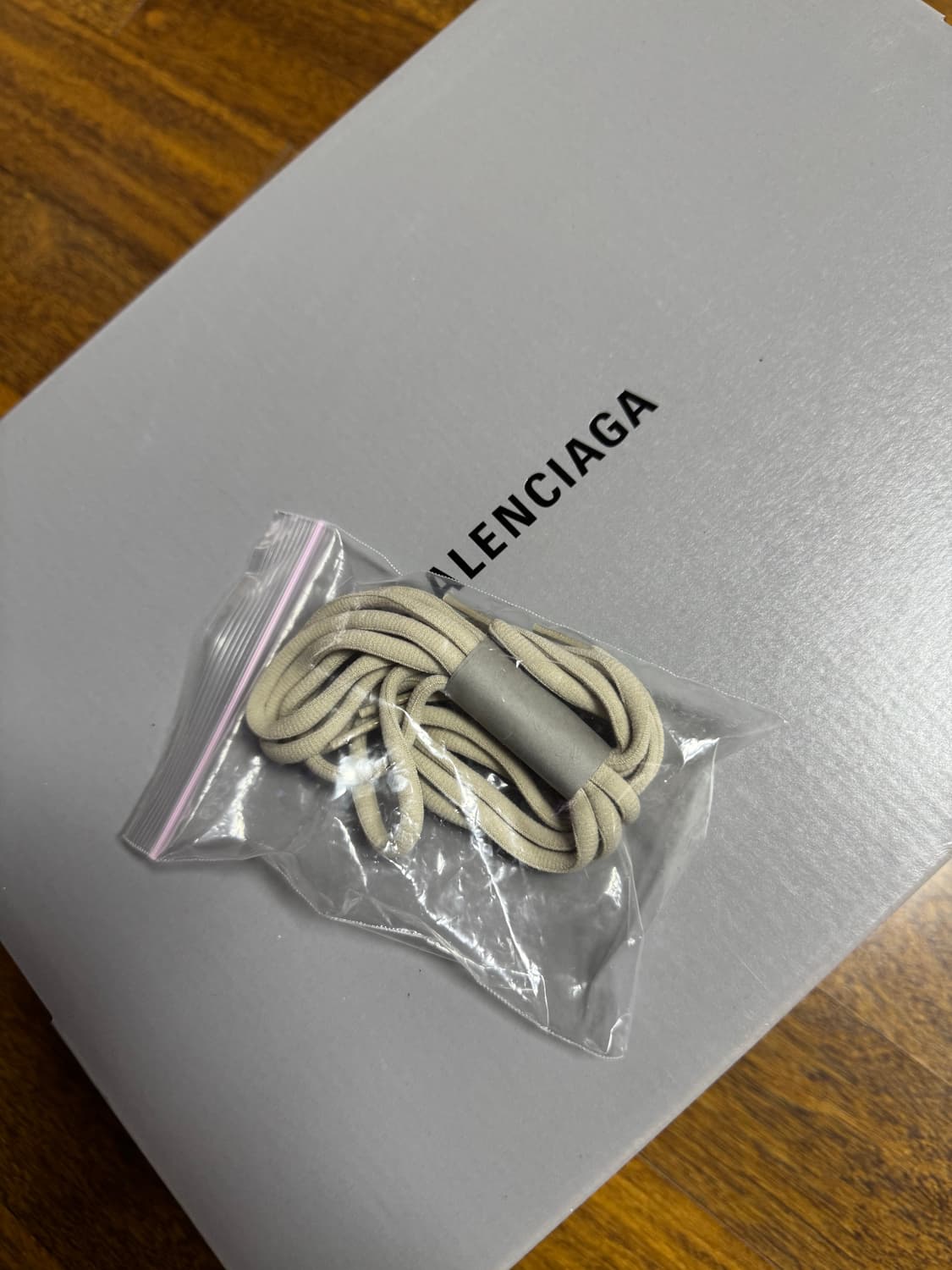 [41]발렌시아가 베이지 디펜더 상품이미지10