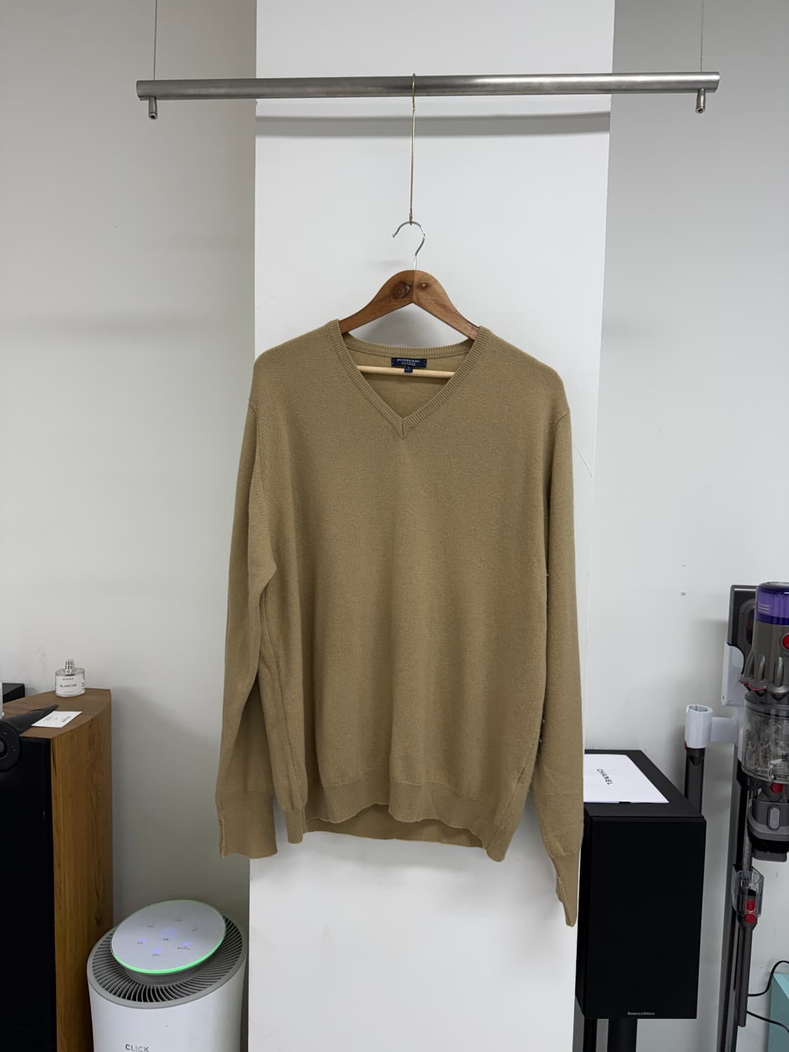 버버리 캐시미어 100% 브이넥 니트 상품이미지1