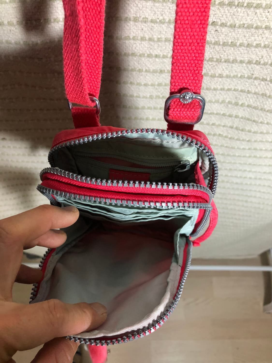 빈티지 키플링 Y2K 나일론 라이트 핑크 미니 여권가방 크로스백 상품이미지3