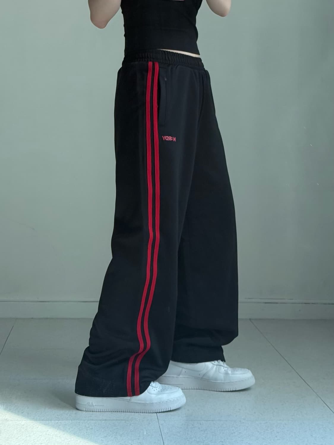 널디 블랙 레드 트랙팬츠 상품이미지2