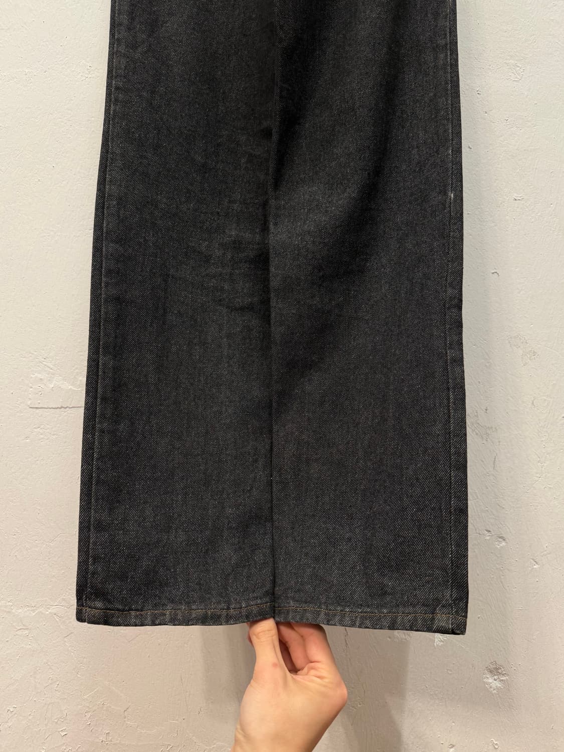 Wrangler Tapered Black Denim Pants 상품이미지4