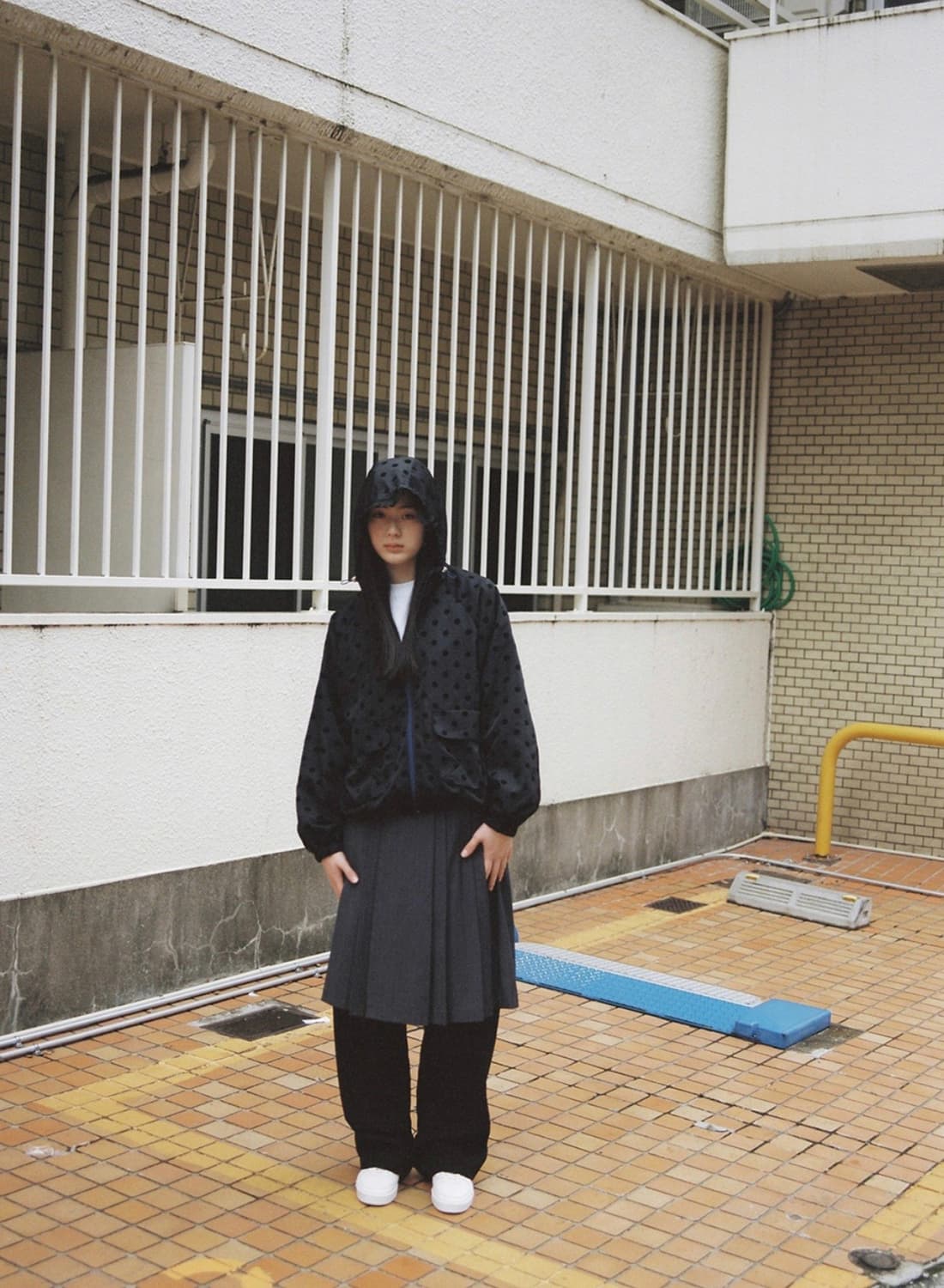 오헤시오 도트 프릴 후드 윈드브레이커 상품이미지1