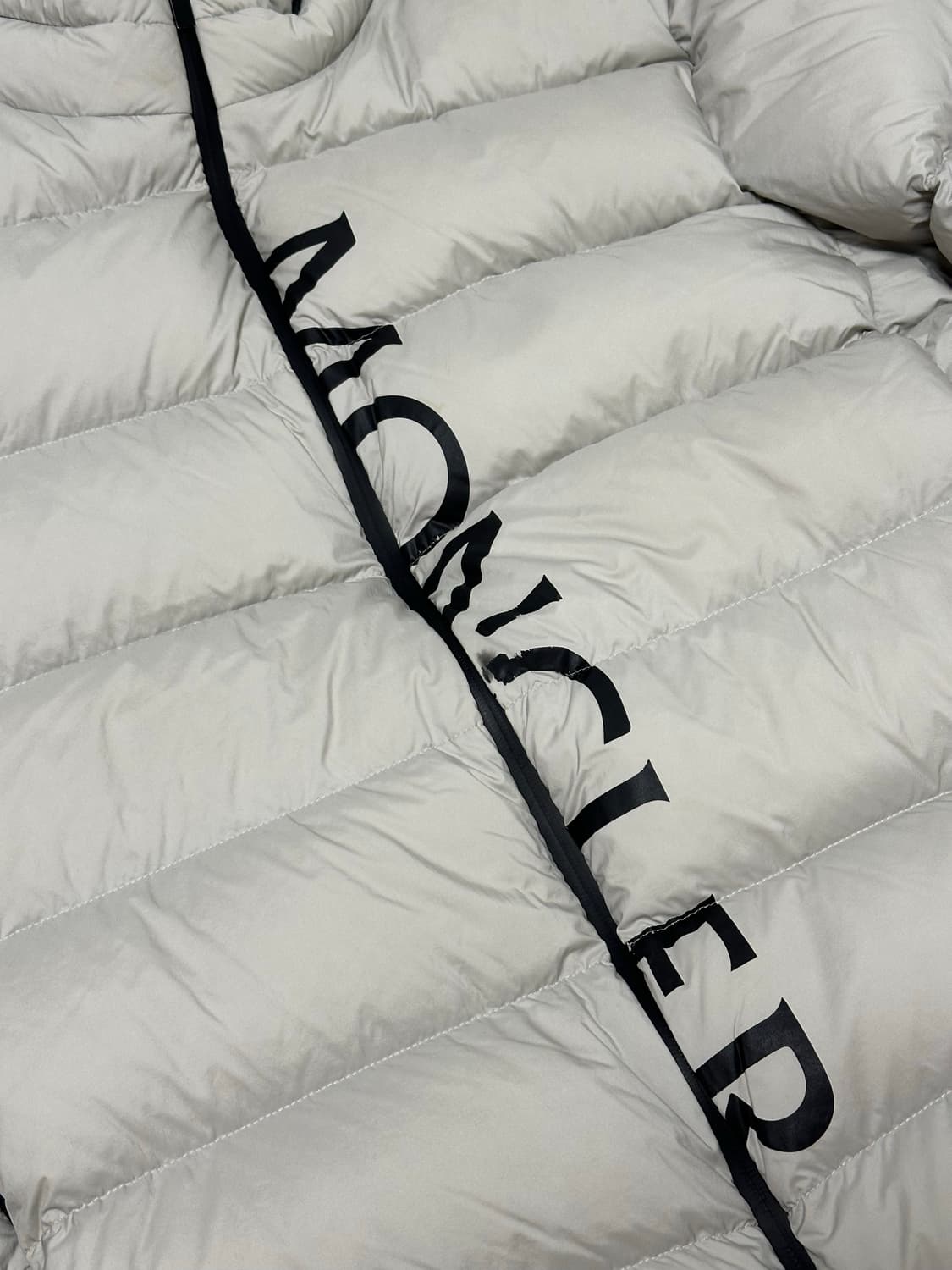 몽클레어 디엥 쇼트 다운 패딩 22fw 7(110) 국내판 상품이미지6