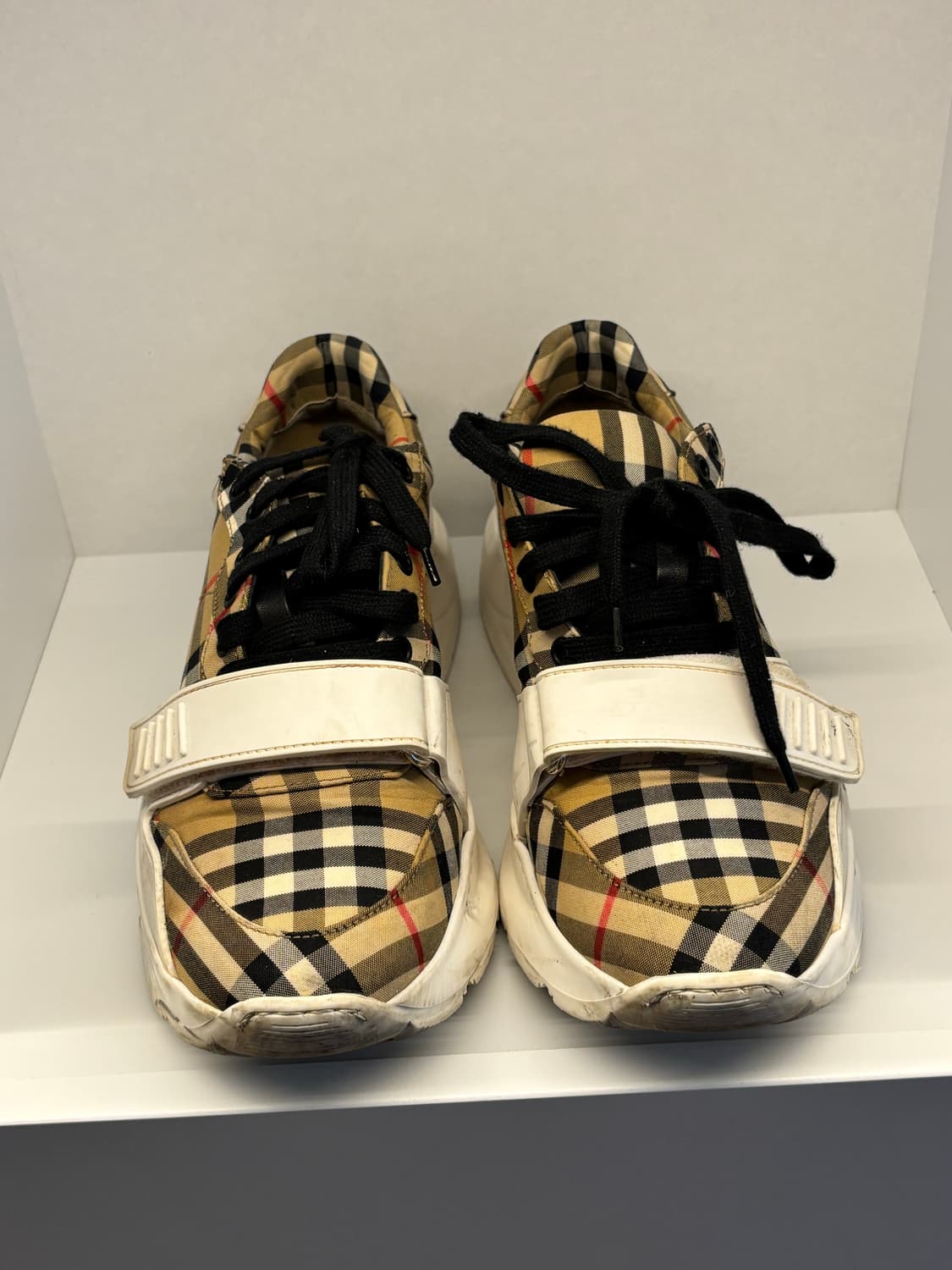 버버리 벨크로 스키커즈 상품이미지2