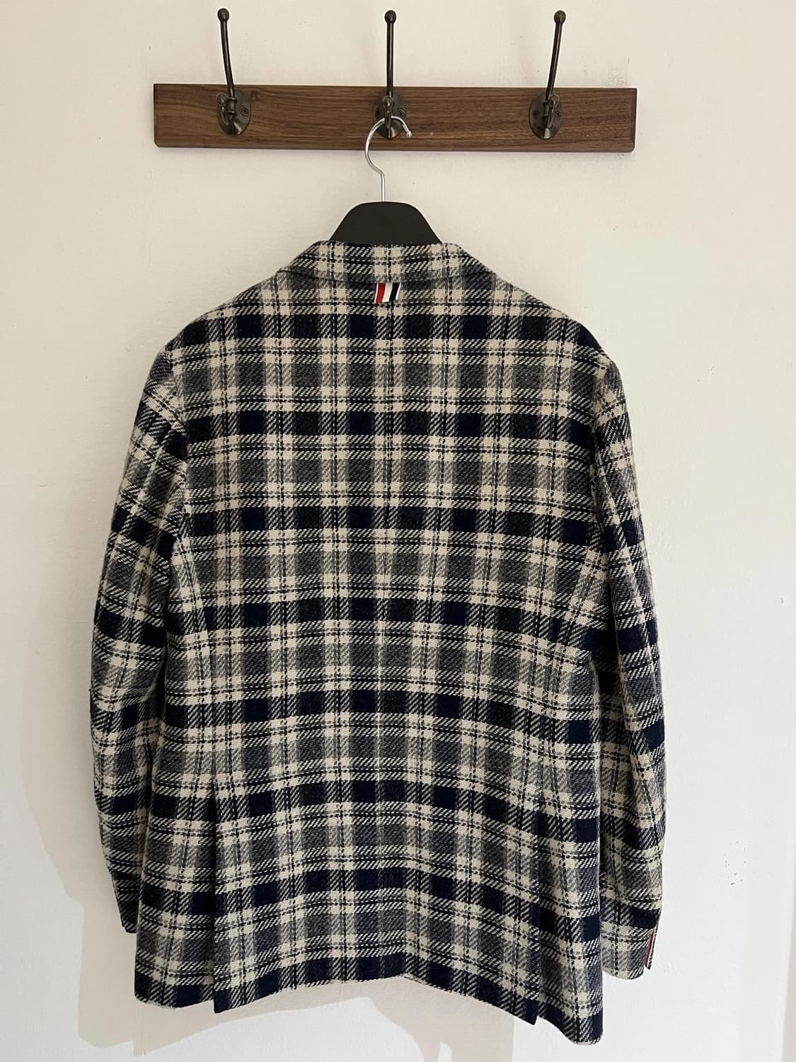 톰브라운 자켓 상품이미지2