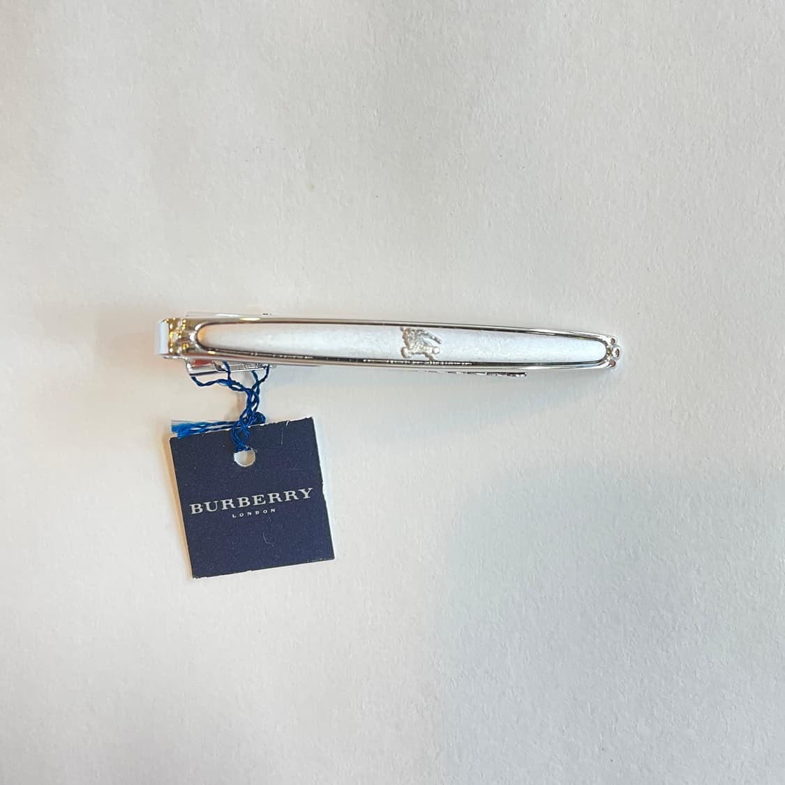 버버리 넥타이핀 새상품 상품이미지1