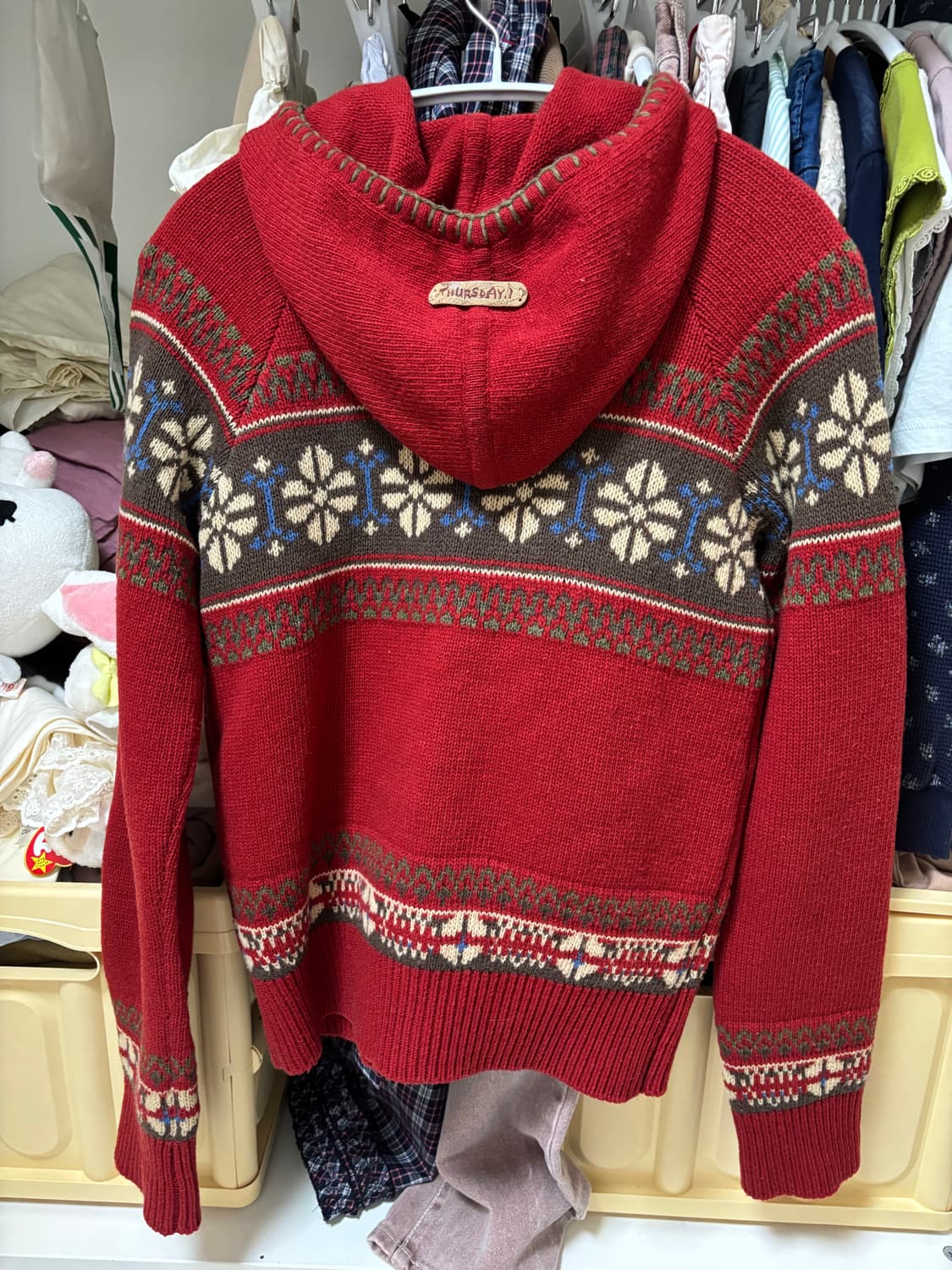 썰스데이 아일랜드 후드니트티 레드 상품이미지2