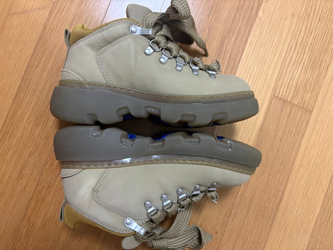 [새상품, 240]버버리 누벅 트렉 부츠 상품이미지7