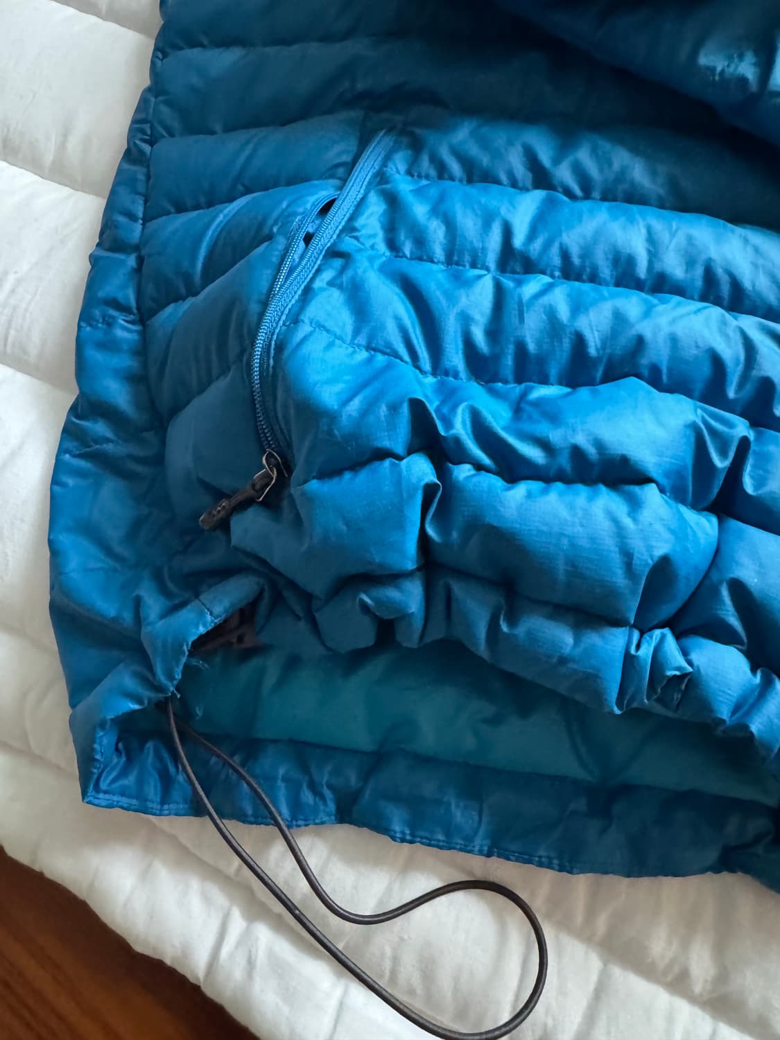 파타고니아 경량 패딩 블루 XL  상품이미지3