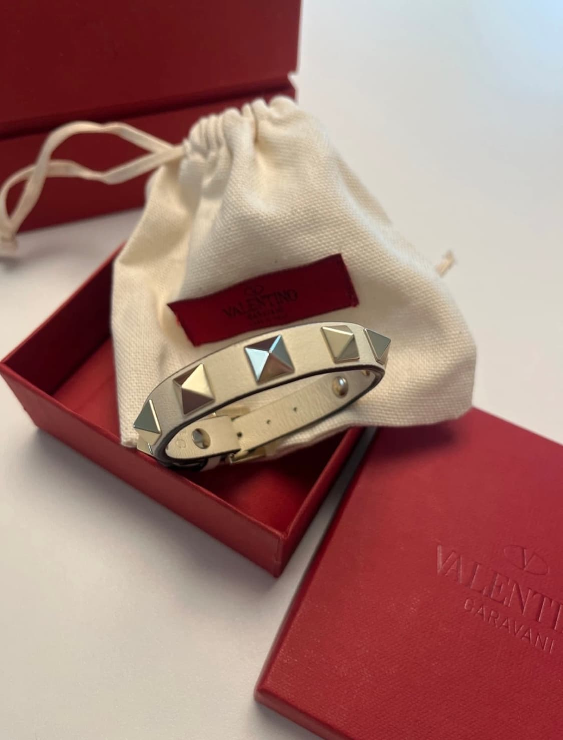 발렌티노 락스터드 아이보리 팔지 상품이미지1