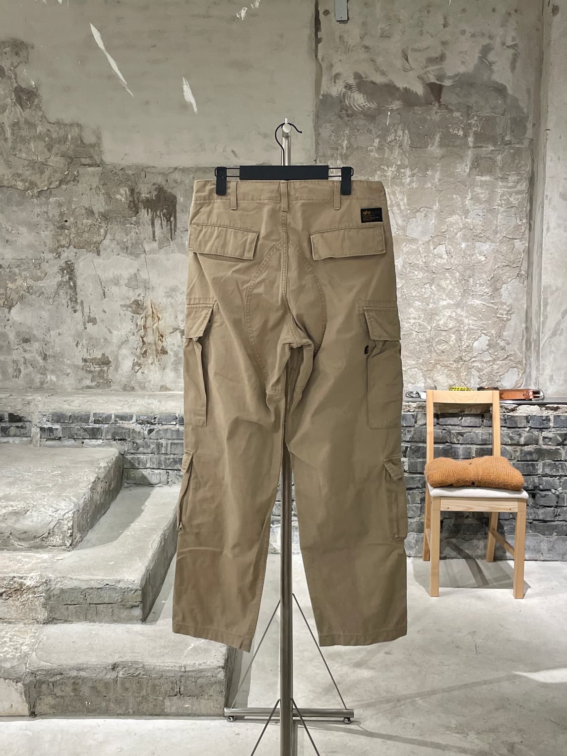 알파 인더스트리 베이지 코튼 카고팬츠 상품이미지6