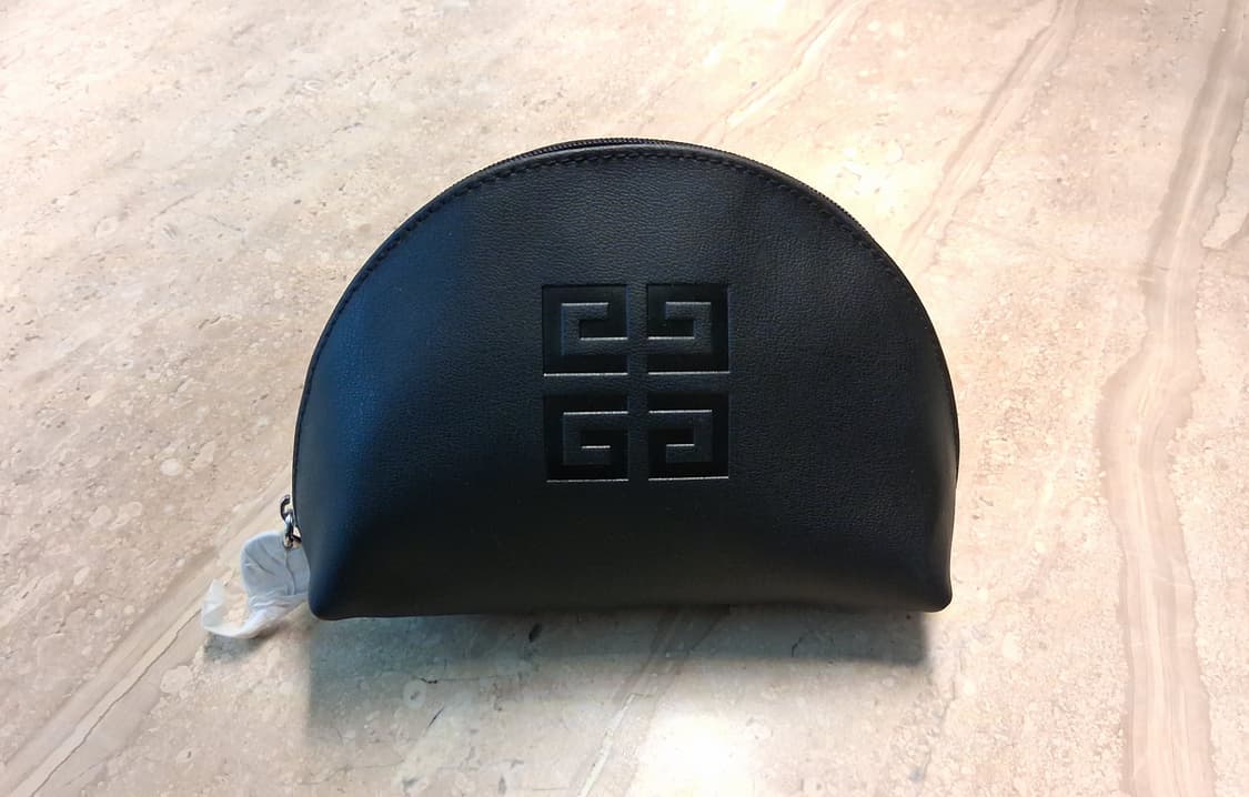 지방시 Givenchy 블랙 반달 가죽 파우치 (새제품) 상품이미지2